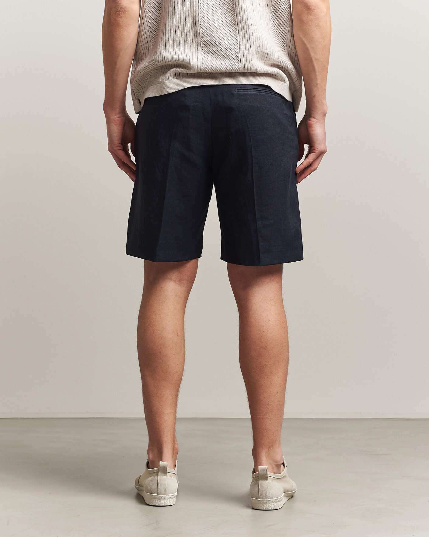 Homme | Shorts | Tiger of Sweden | Troy Pleated Linen Shorts Midnight Blue