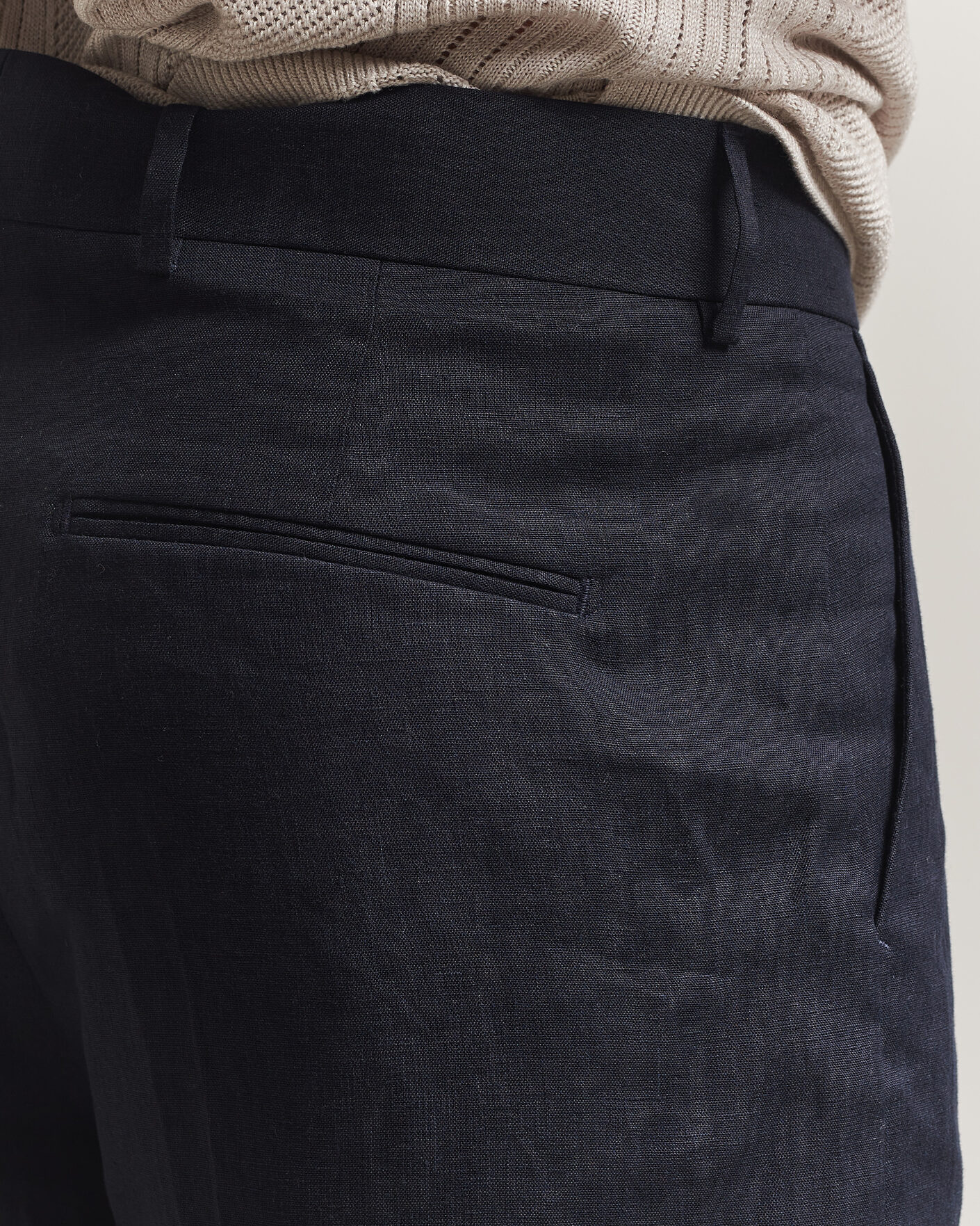 Homme | Shorts | Tiger of Sweden | Troy Pleated Linen Shorts Midnight Blue