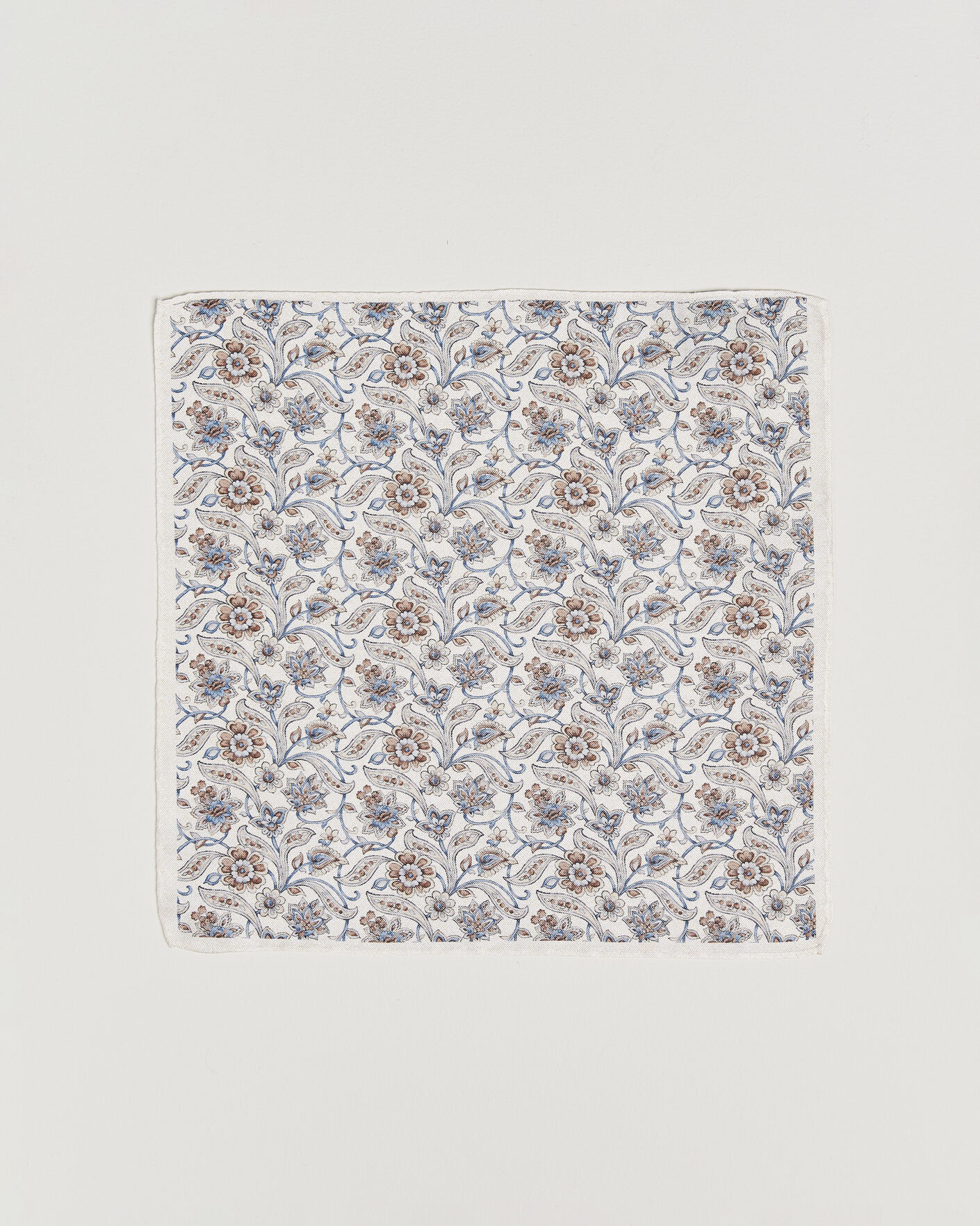 Homme | Pochettes De Costume | Amanda Christensen | Silk Oxford Large Flower Pocket Square Cream