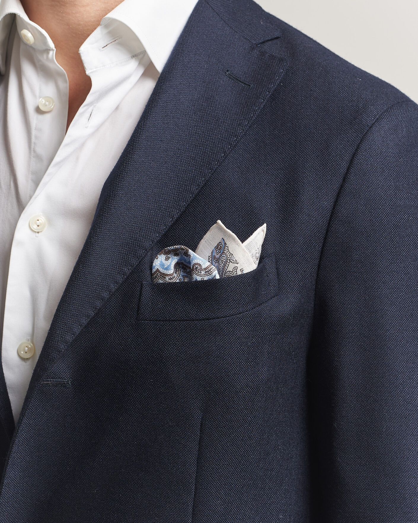 Homme | Pochettes De Costume | Amanda Christensen | Linen Large Paisley Pocket Square Cream