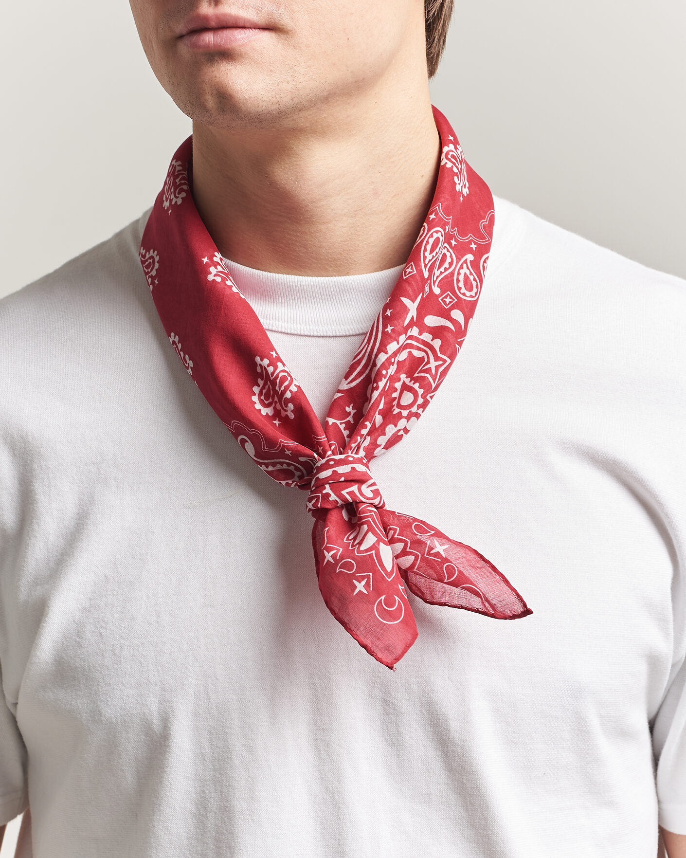 Homme | Écharpes | Amanda Christensen | Cotton Voilé Paisley Bandana Red