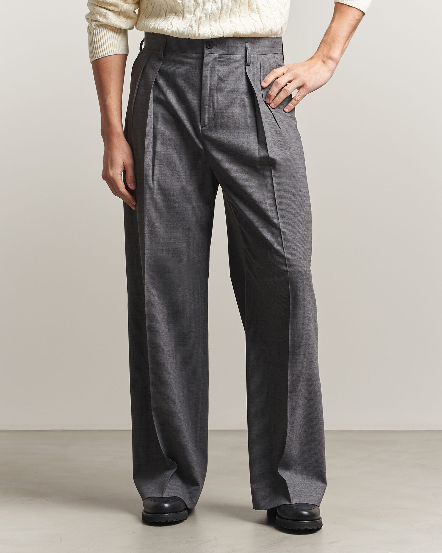 Homme | Pantalons | Filippa K | Milo Wide Wool Pinstriped Trousers Mid Grey