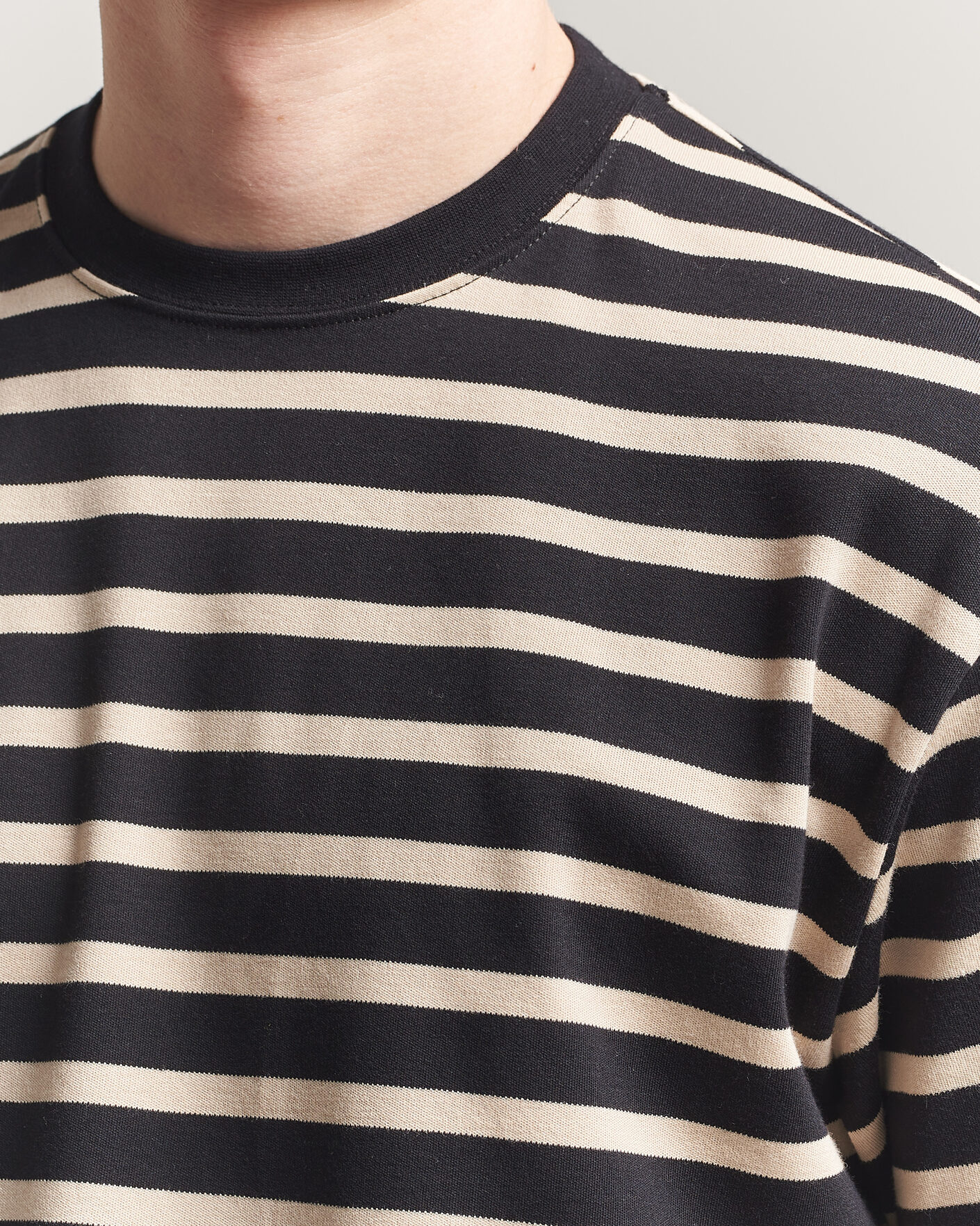 Homme | T-shirts | Filippa K | Striped Crew Neck T-Shirt Black/Pearl