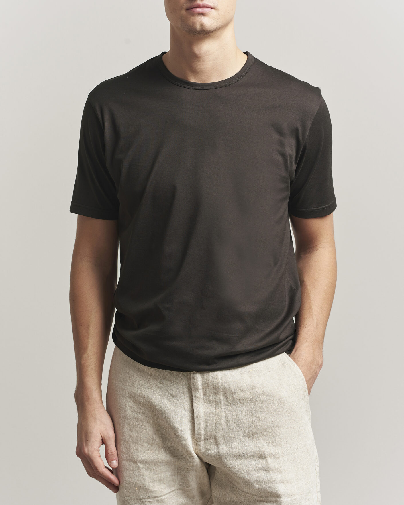 Homme | T-shirts | Sunspel | Crew Neck Q82 Cotton T-Shirt Dark Chocolate