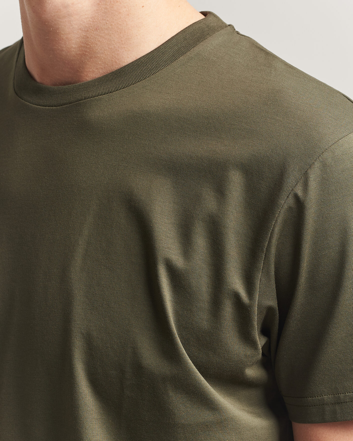 Homme | T-shirts | Sunspel | Riviera Midweight T-Shirt Deep Olive