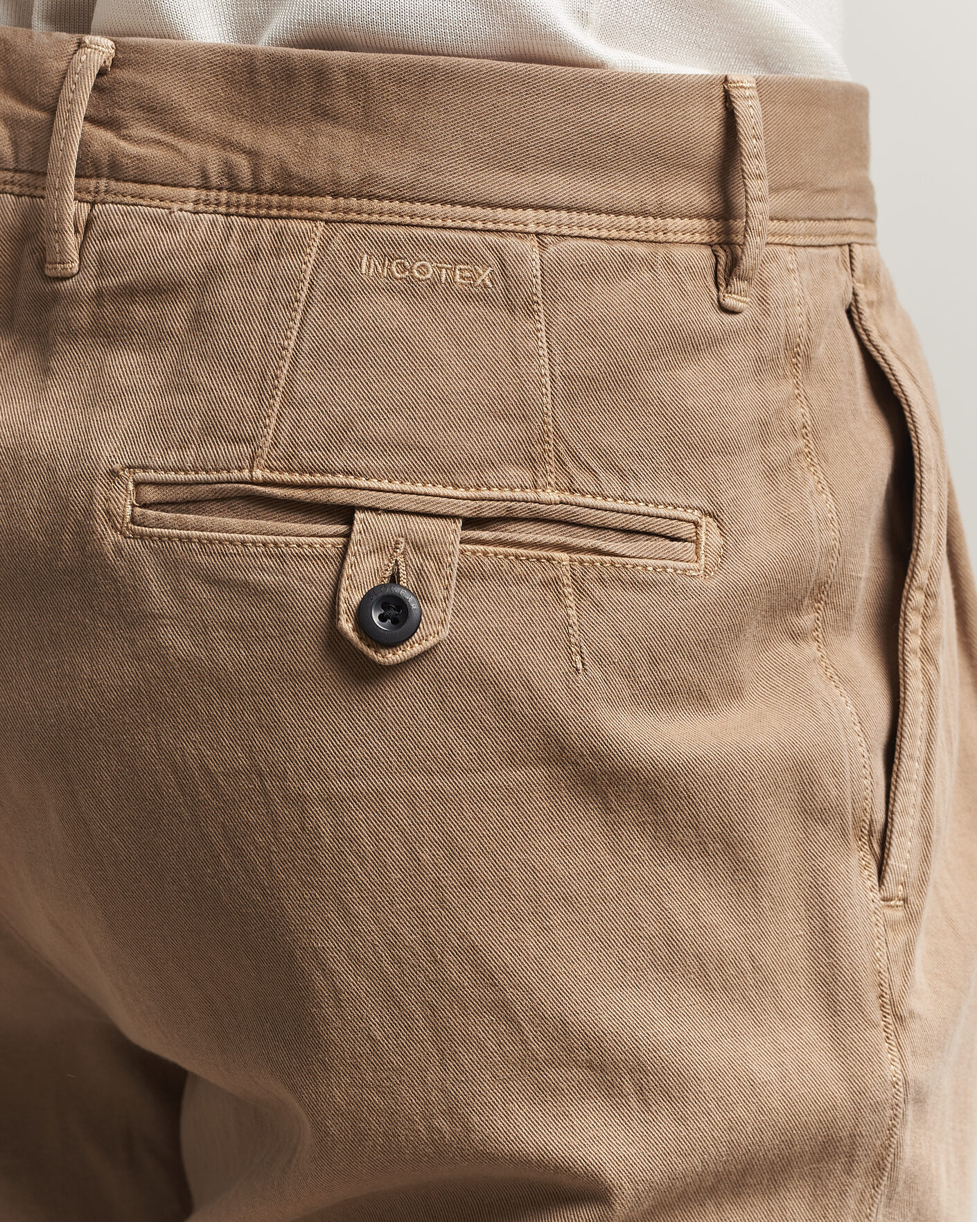 Homme | Pantalons | Incotex | Tapered Fit Pleated Linen Slacks Brown