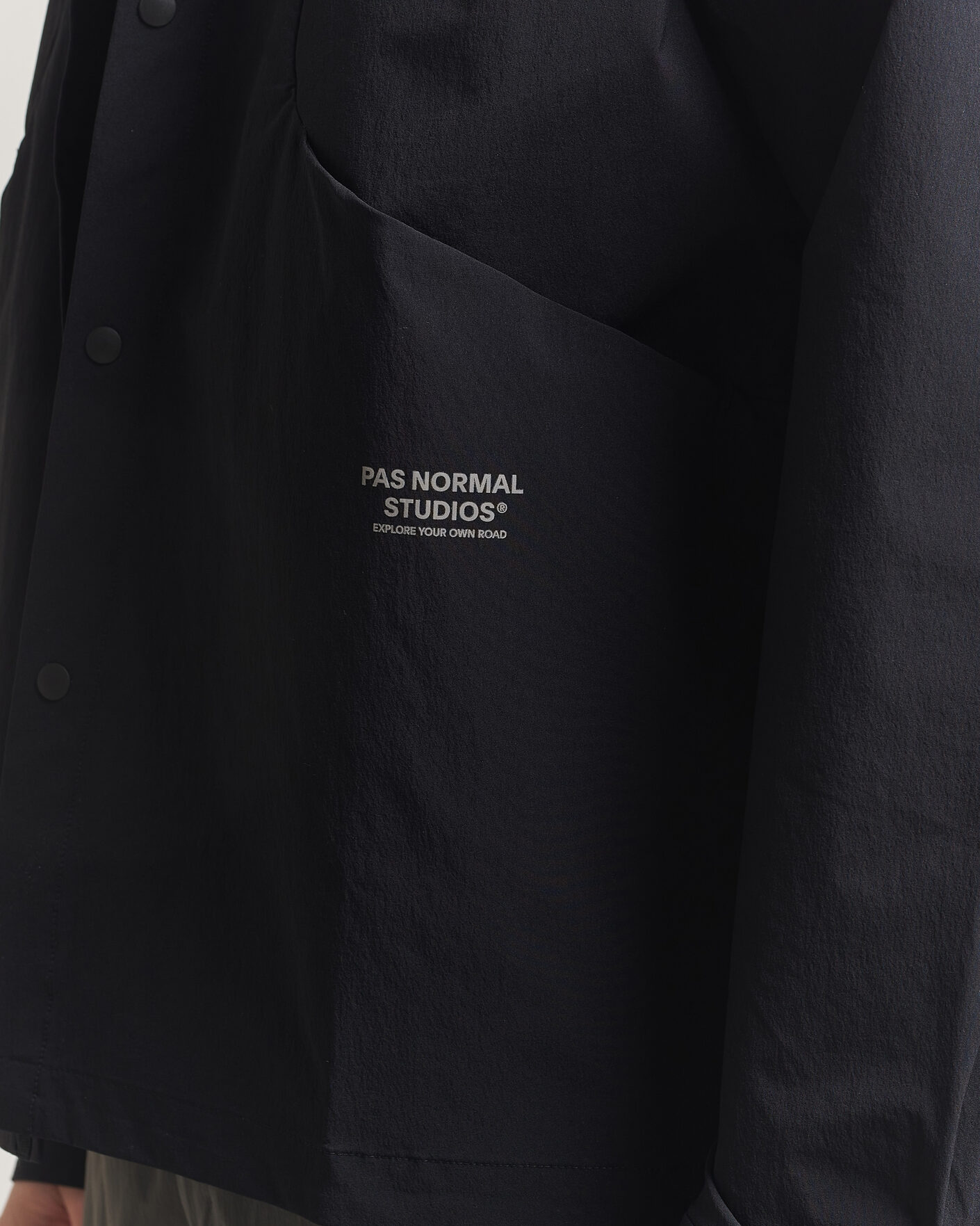 Homme | Chemises | Pas Normal Studios | Off Race Tech Overshirt Black