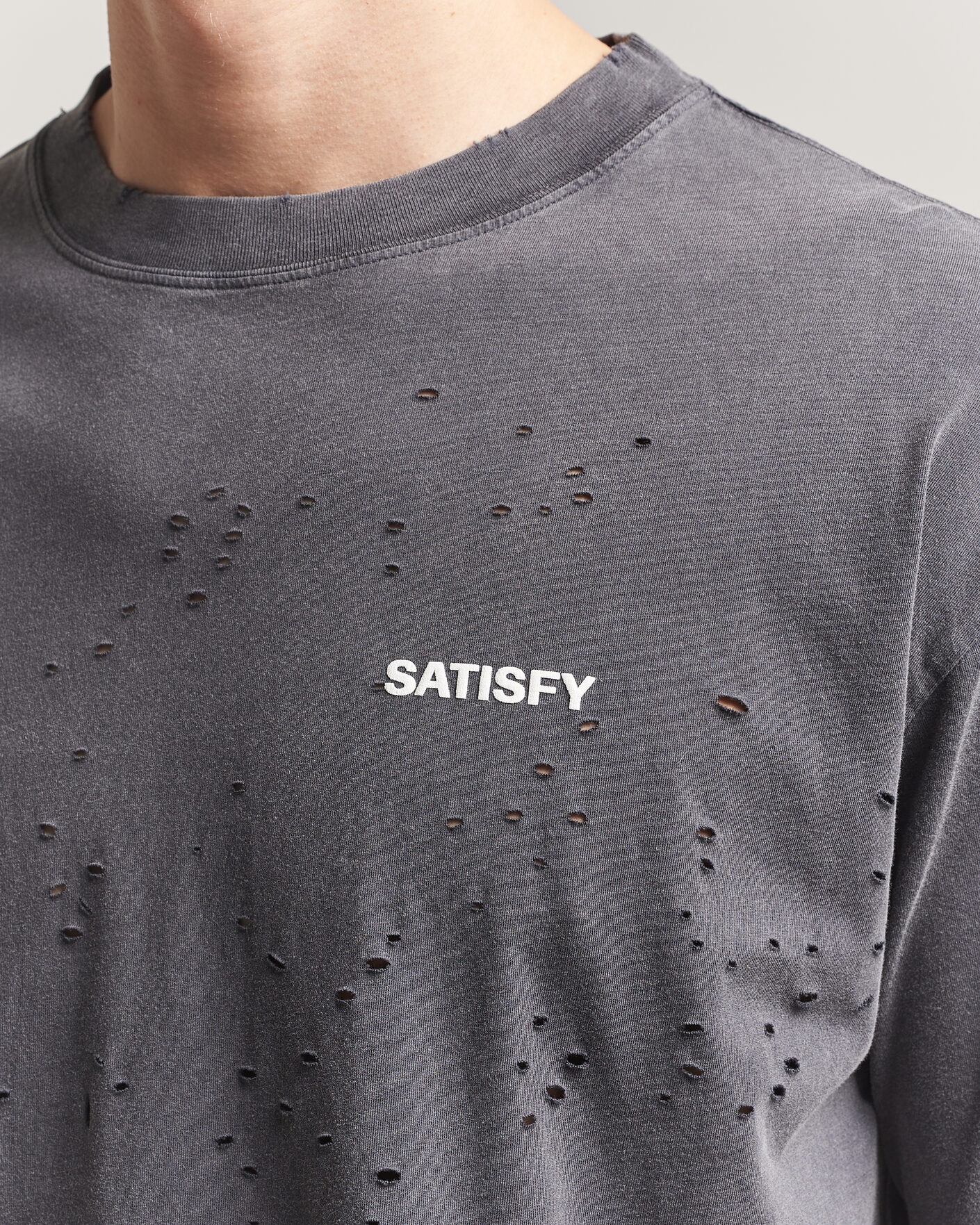 Homme | T-shirts | Satisfy | MothTech Small Logo T-Shirt Aged Black