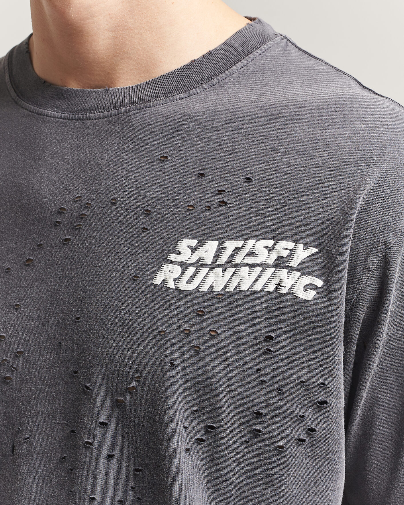 Homme | T-shirts | Satisfy | MothTech Small Logo T-Shirt Aged Black