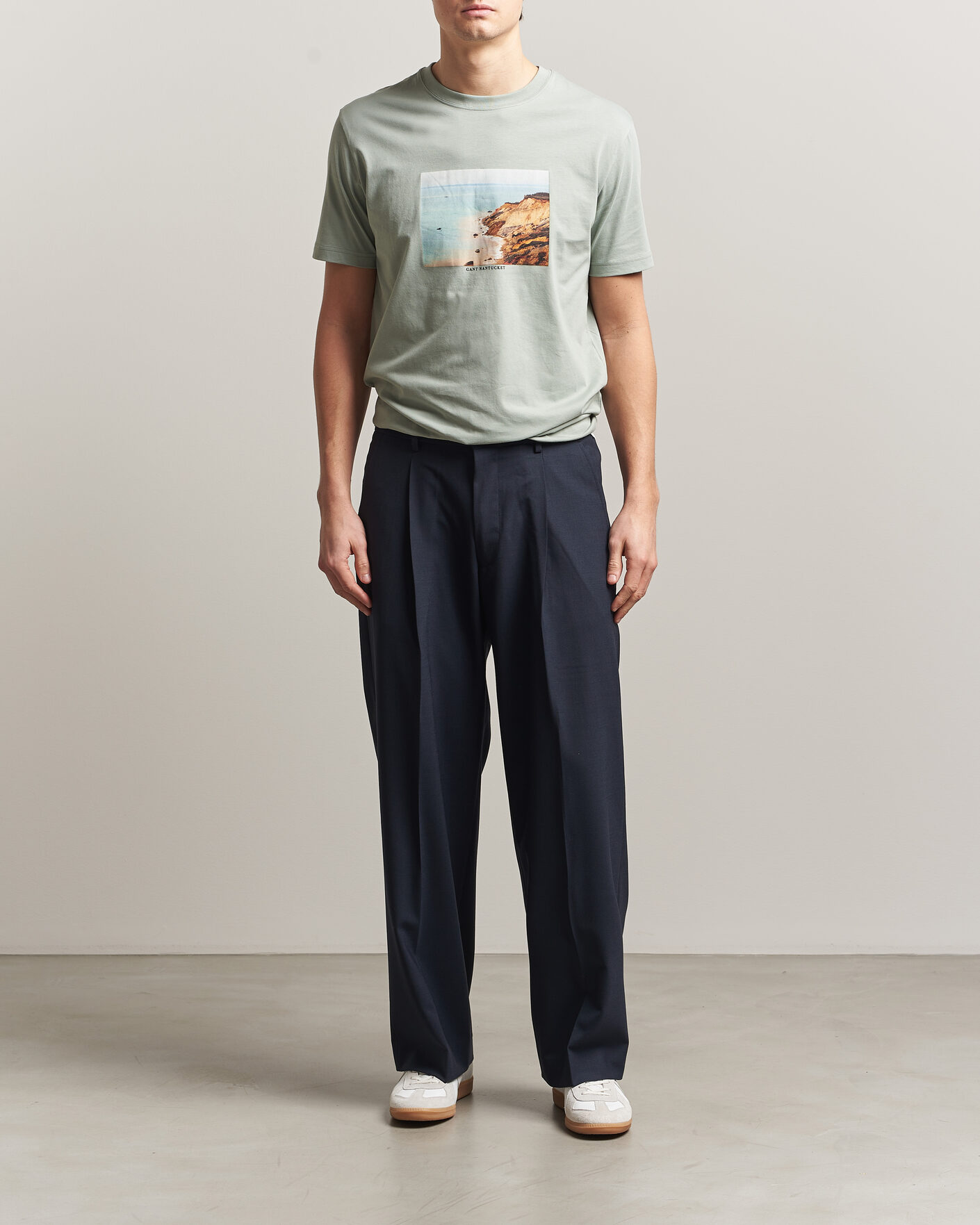 Homme | T-shirts | Gant | Scenery Graphic Crew Neck T-Shirt Ceramic Grey