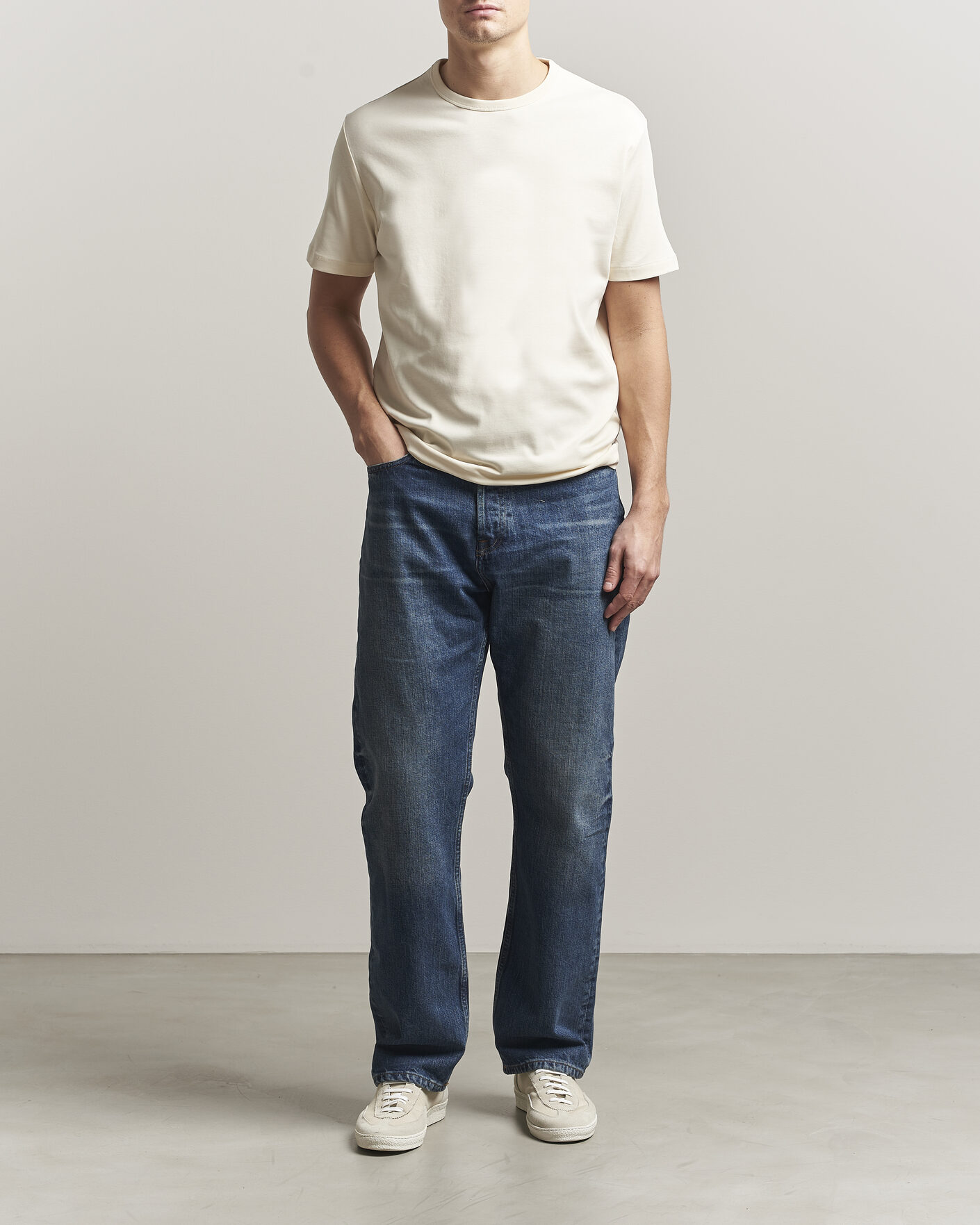 Homme | T-shirts | GANT | Interlock Crew Neck T-Shirt Creamed White