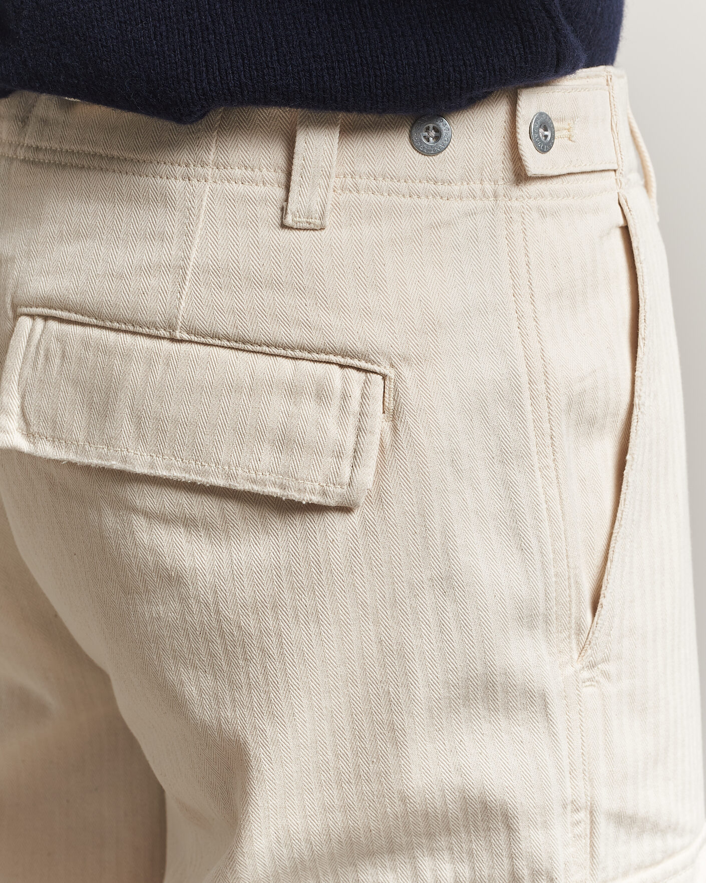 Homme | Pantalons | GANT | Relaxed Fit Herringbone Cargo Pants Creamed White
