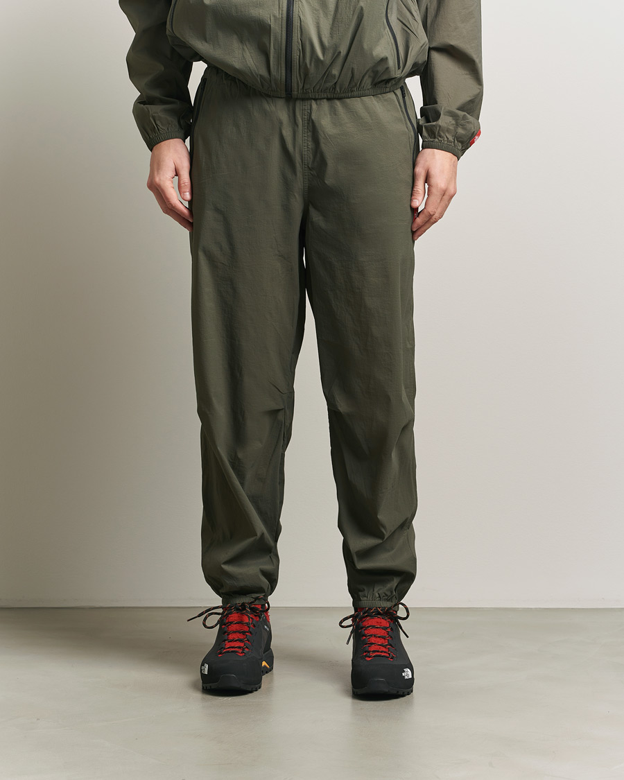Homme | Pantalons | The North Face | Red Box Packable Wind Pants New Taupe Green