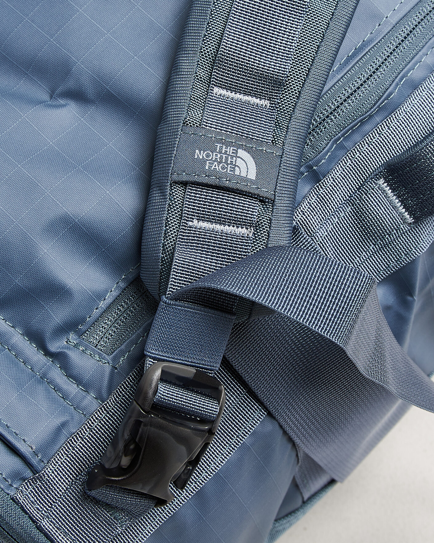 Homme | Sacs | The North Face | Base Camp Voyager Duffel 42 Granite Grey