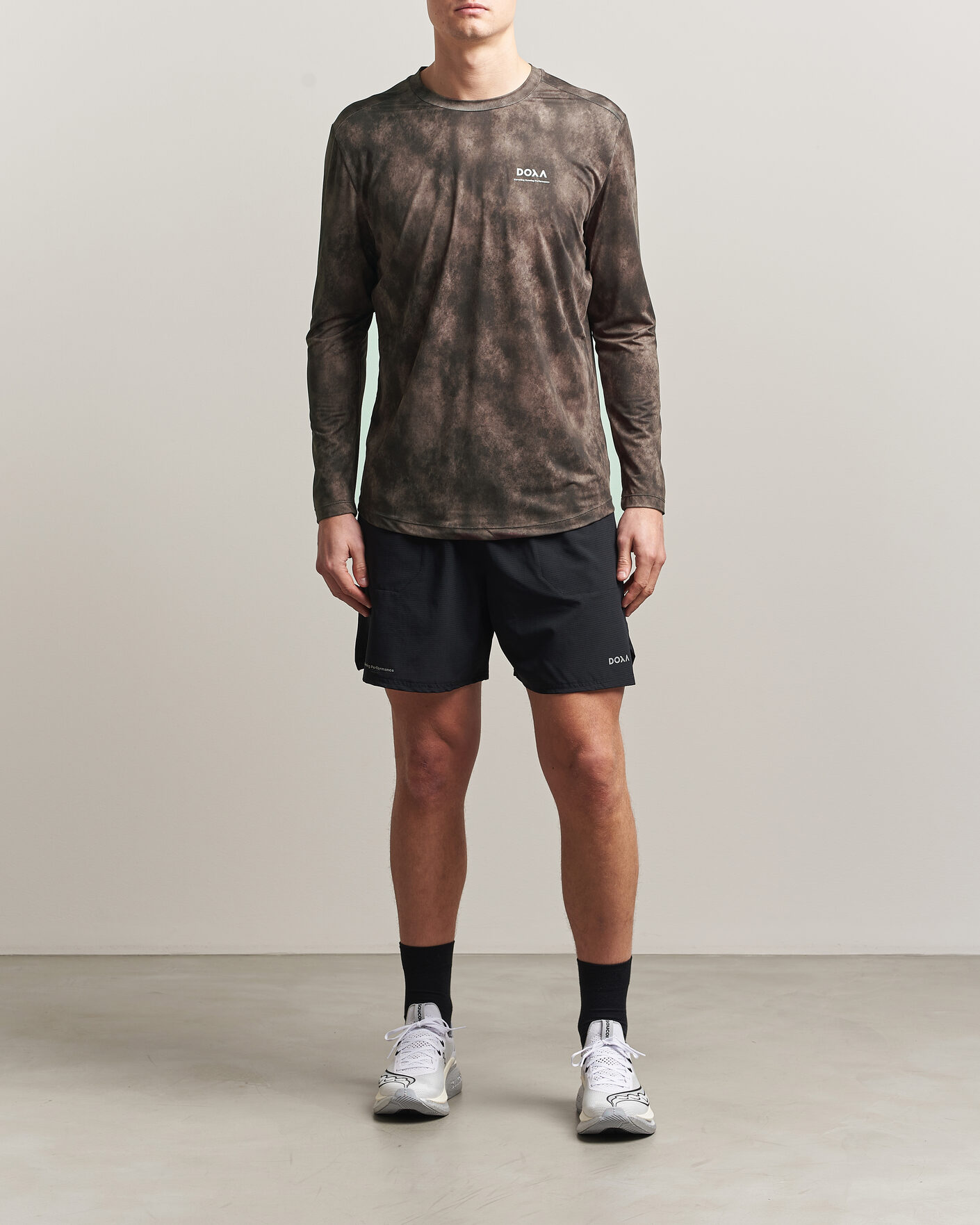Homme | T-shirts | DOXA | Rerun Long Sleeve T-Shirt Taupe