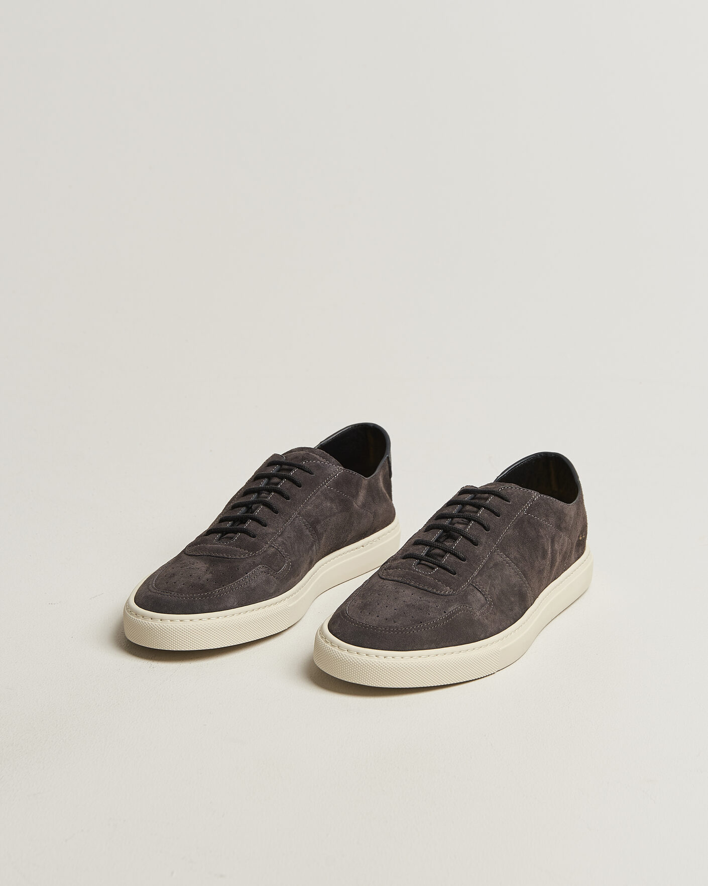 Homme | Baskets | Common Projects | BBall Slim Deconstructed Suede Sneaker Off Black