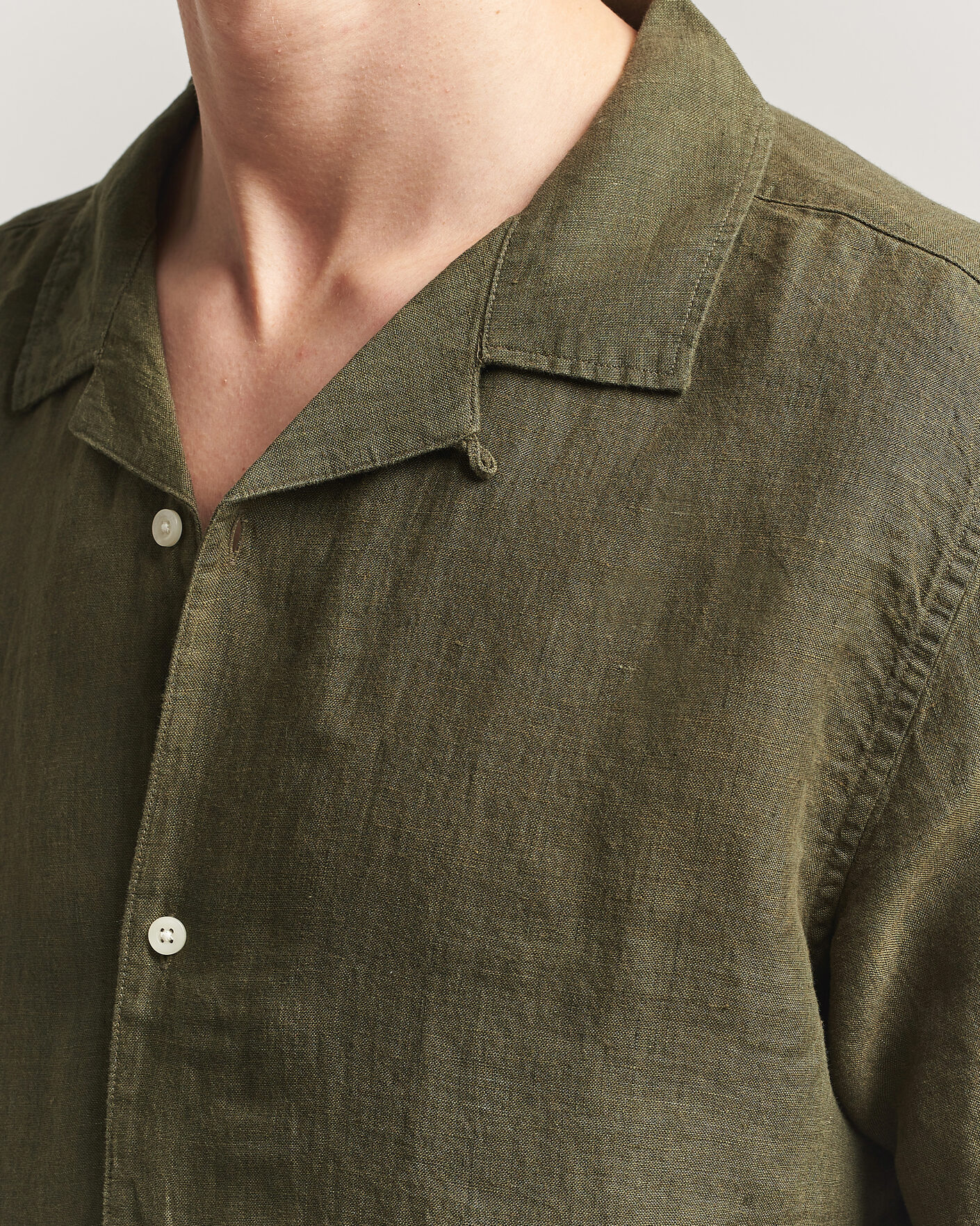 Homme | Chemises | KnowledgeCotton Apparel | Short Sleeve Linen Resort Shirt Burnt Olive