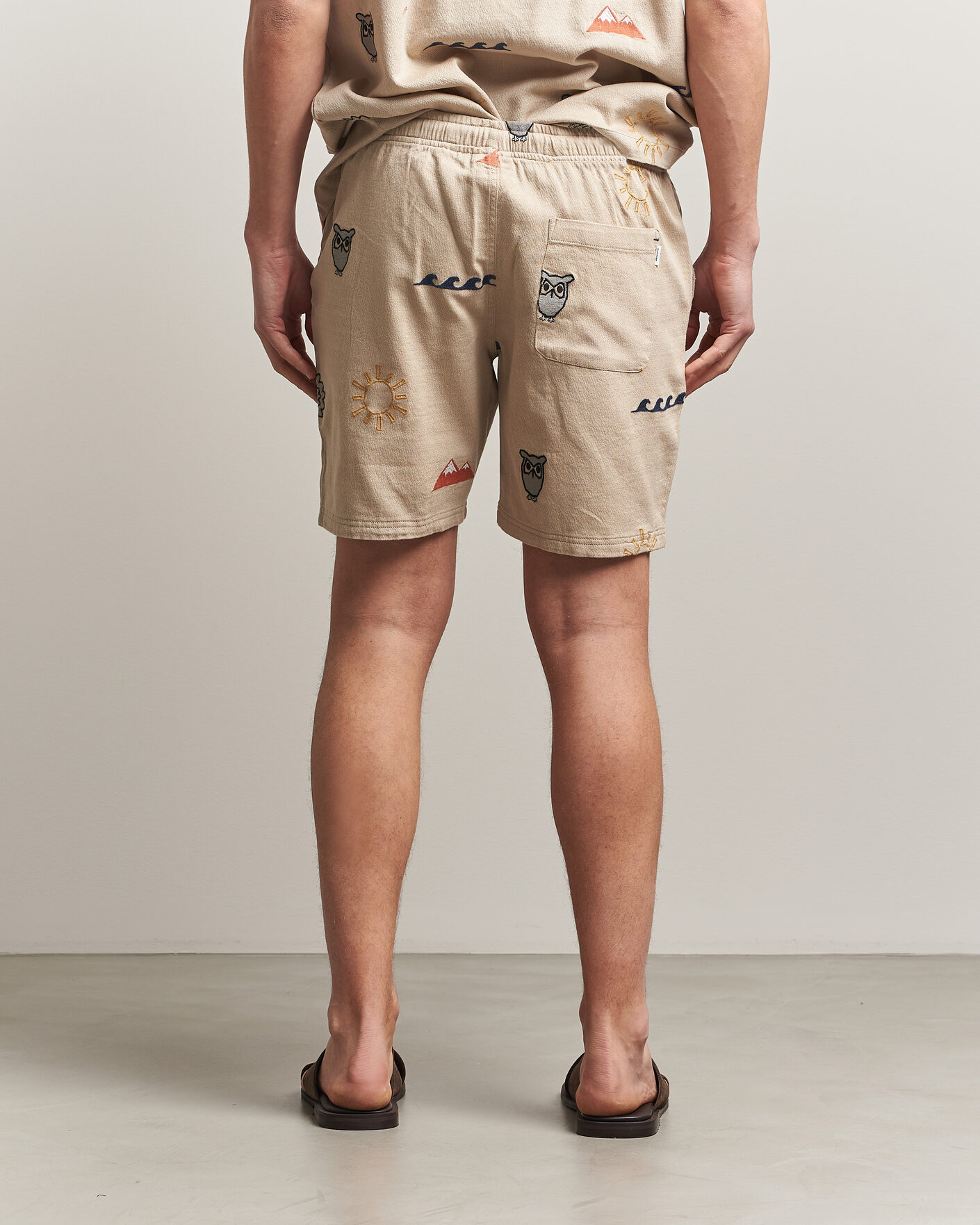 Homme | Shorts | KnowledgeCotton Apparel | Loose Embroidery Shorts Light Feather Grey
