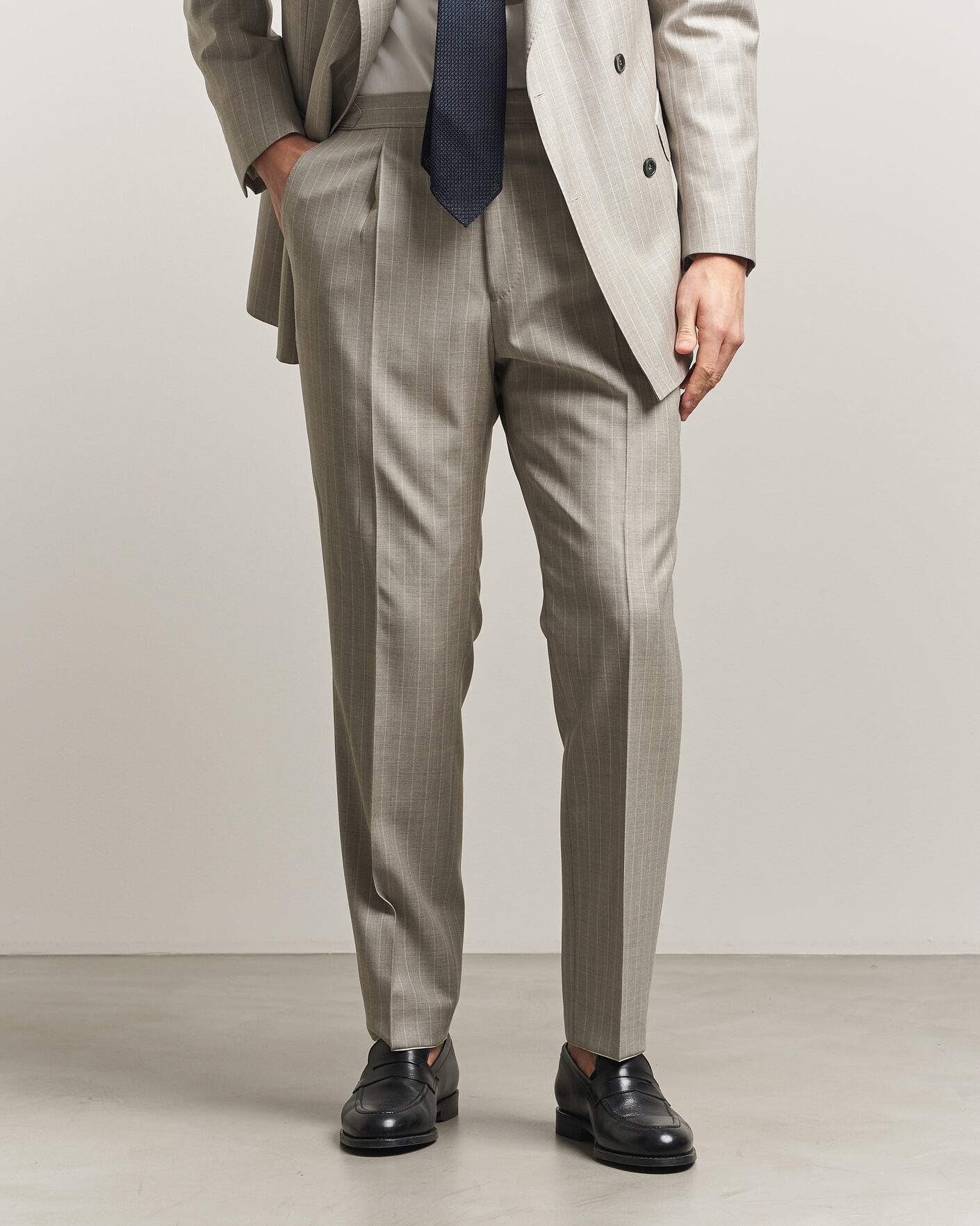 Homme | Pantalons | Oscar Jacobson | Delon Striped Wool Trousers Beige