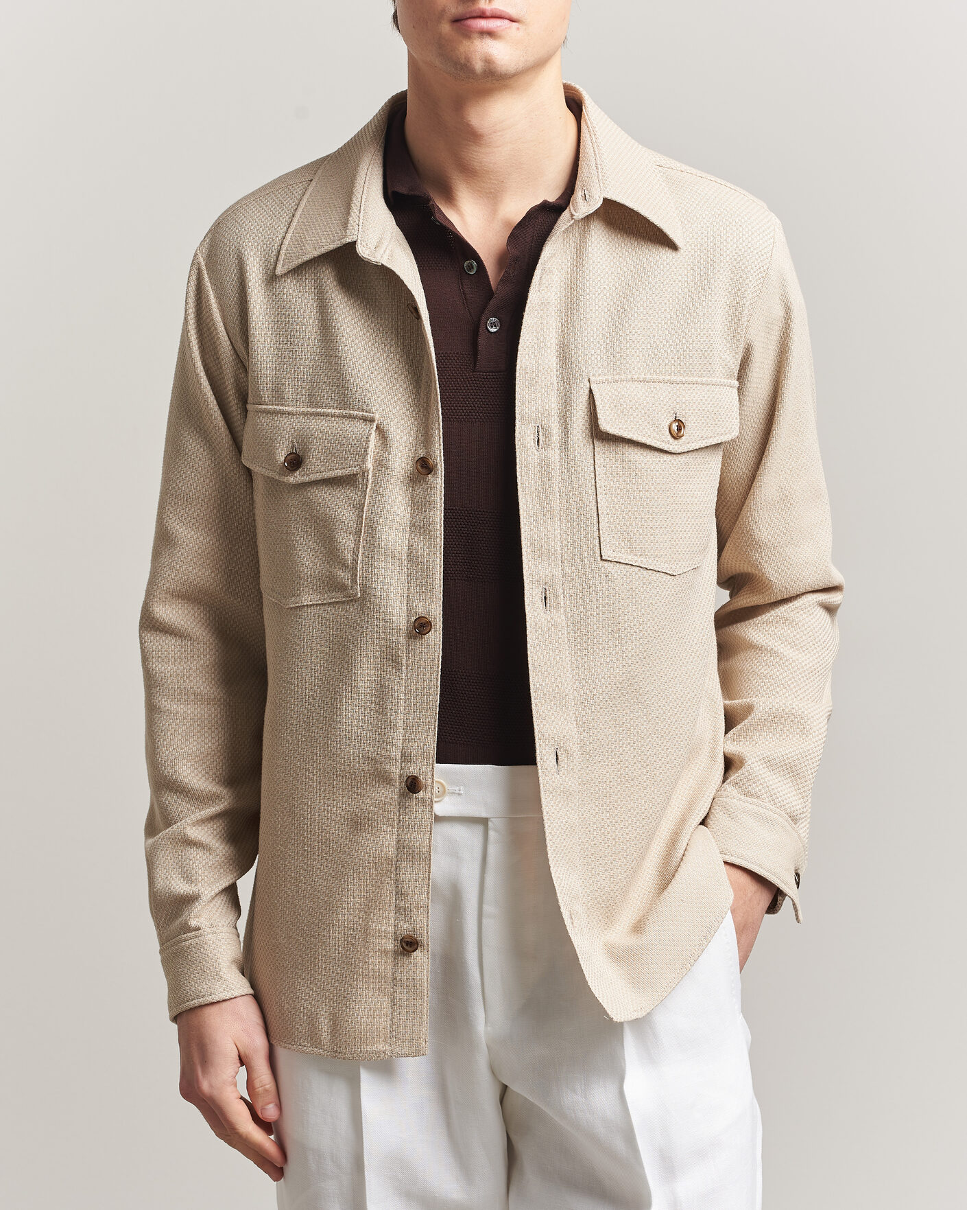Homme | Chemises | Oscar Jacobson | Magnus Structure Cotton Overshirt Beige