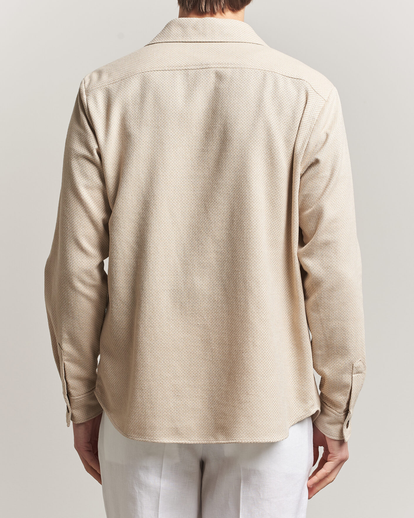 Homme | Chemises | Oscar Jacobson | Magnus Structure Cotton Overshirt Beige