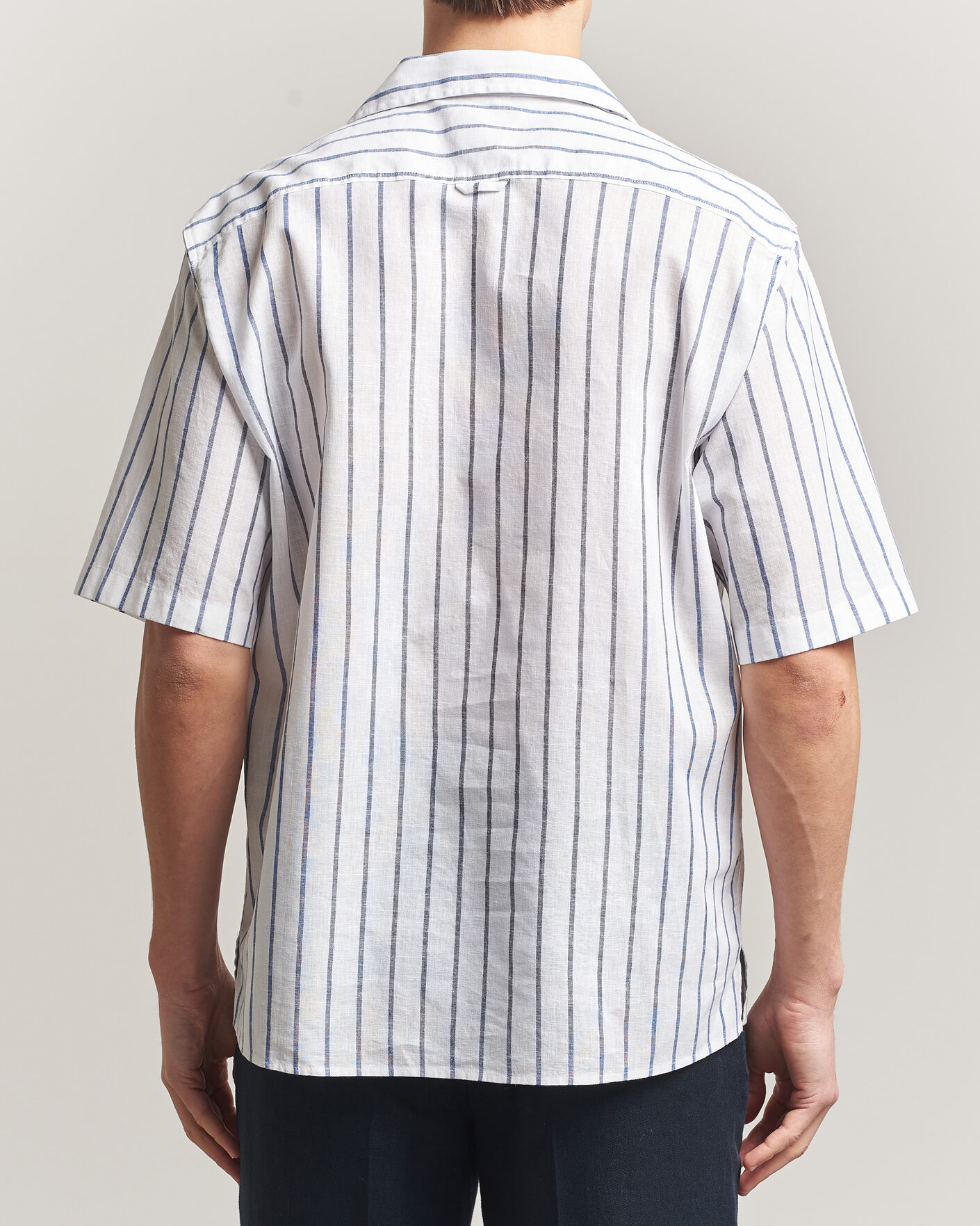Homme | Chemises | Oscar Jacobson | Striped Short Sleeve Linen Shirt Navy/White