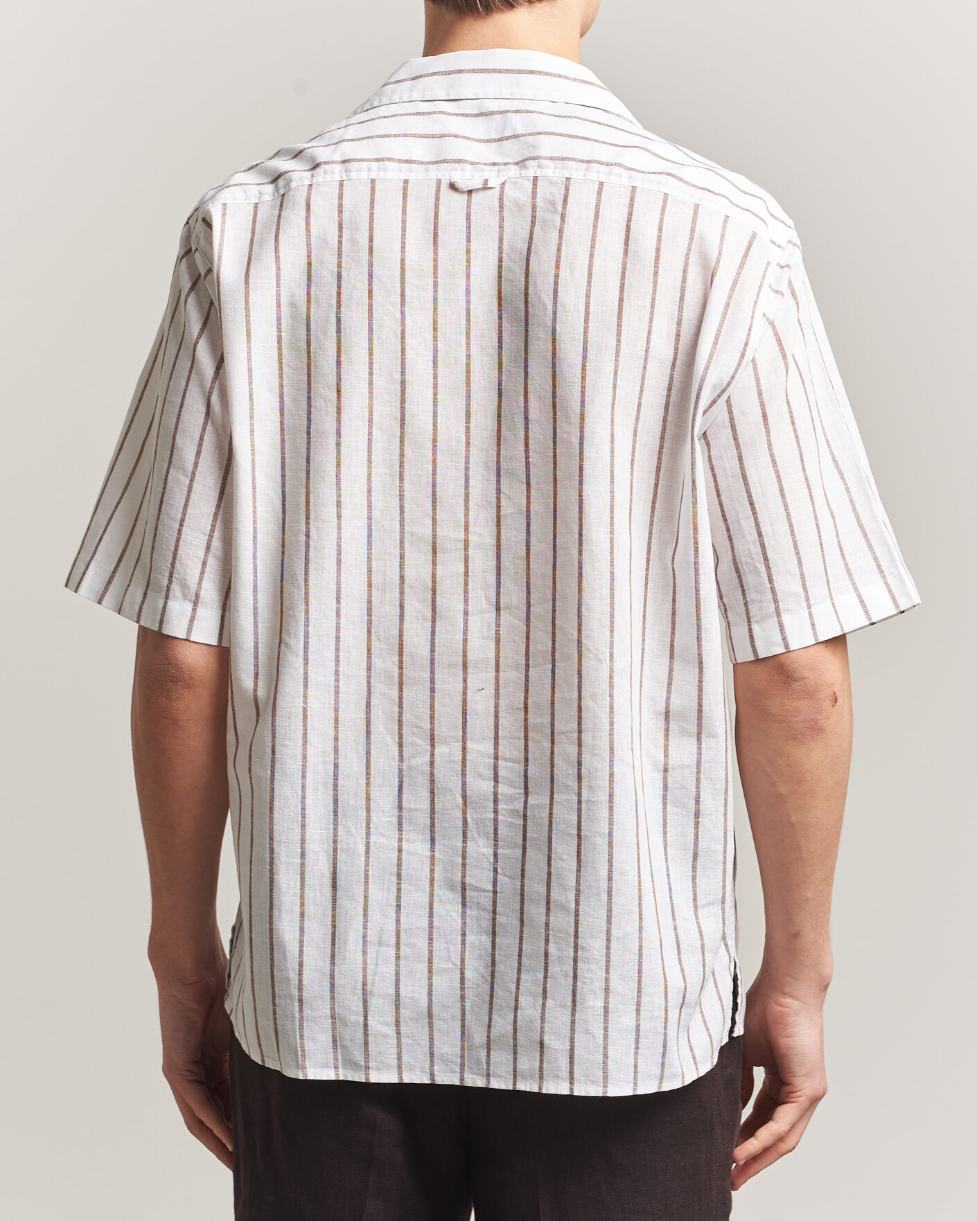 Homme | Chemises | Oscar Jacobson | Striped Short Sleeve Linen Shirt Brown/White