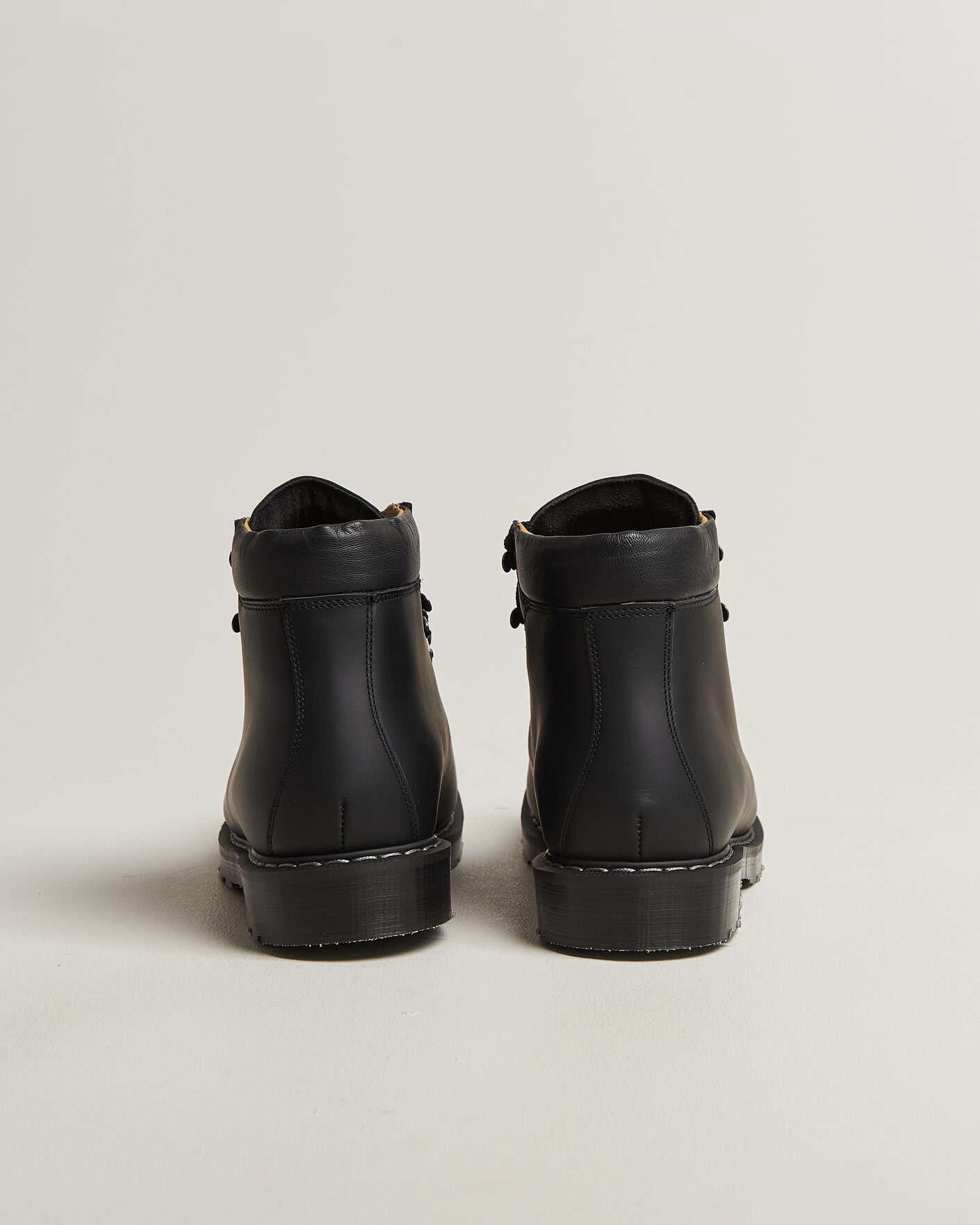 Homme | Bottes | Solovair | Urban Hiker Boot Black Waxy