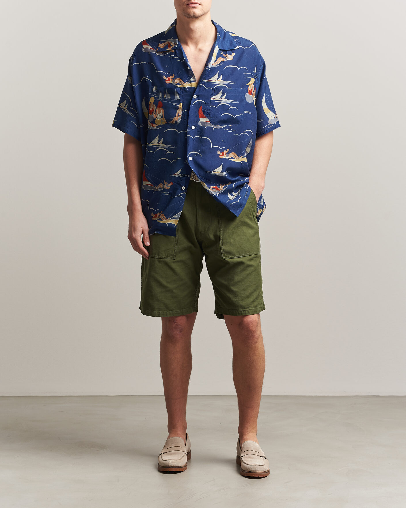 Homme |  | BEAMS PLUS | Holiday Print Camp Shirt Navy