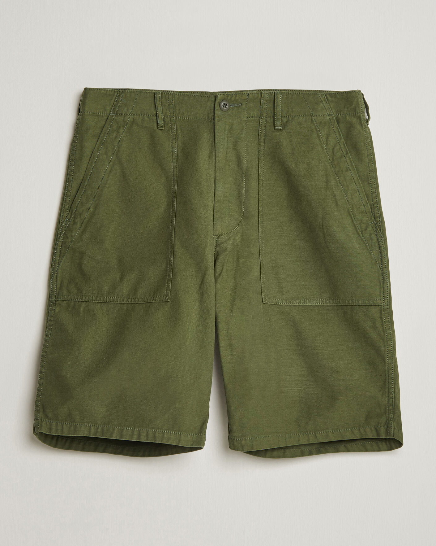 Homme | Shorts | BEAMS PLUS | MIL Utility Sateen Shorts Olive