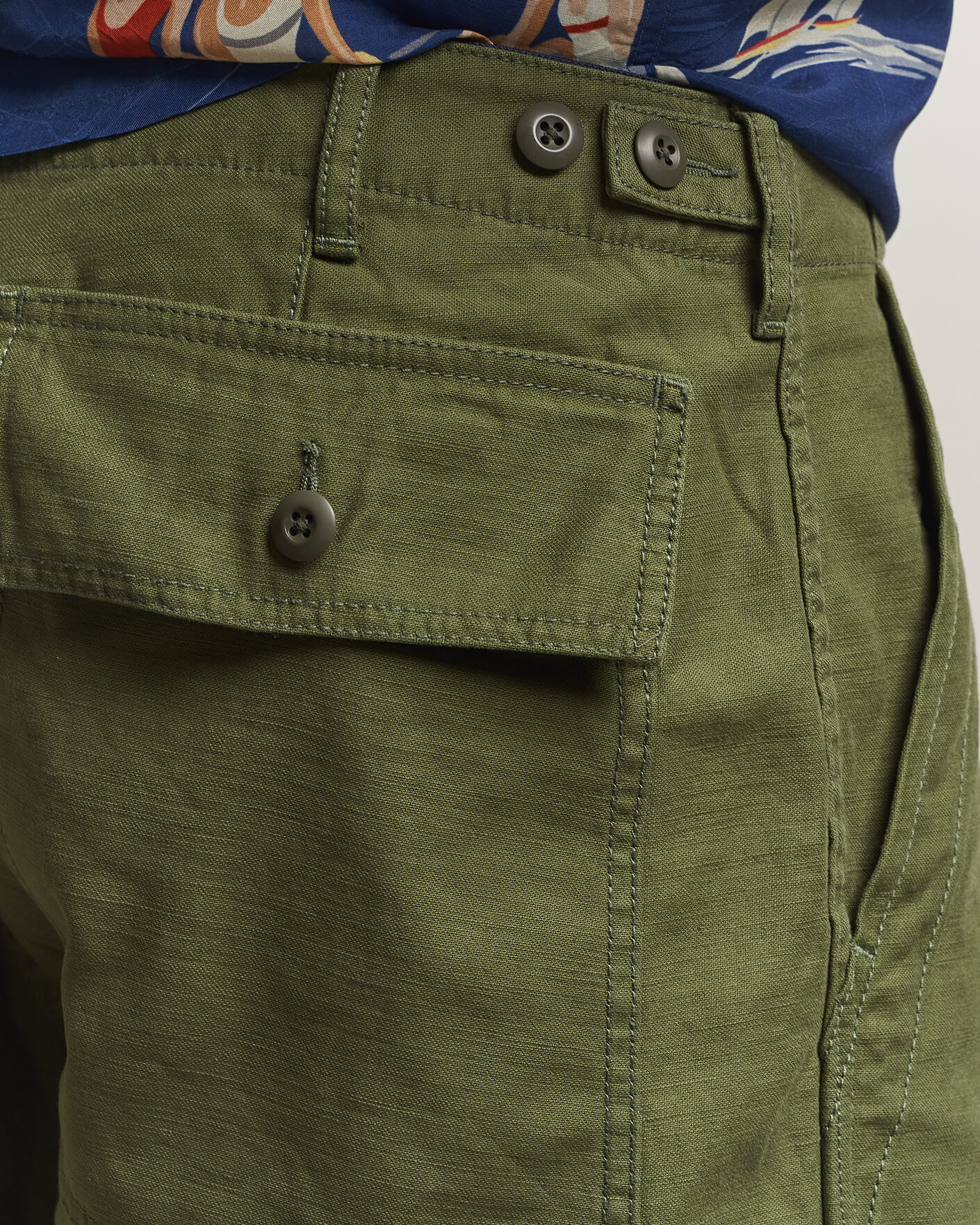 Homme | Shorts | BEAMS PLUS | MIL Utility Sateen Shorts Olive
