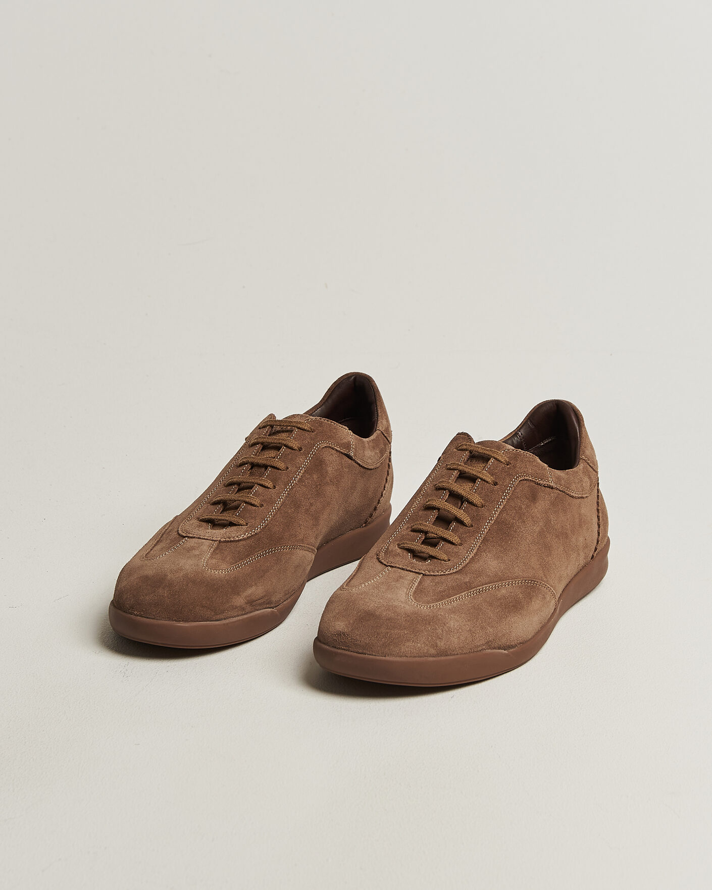 Homme | Baskets | Loake Shoemakers | Mayfair Suede Dress Sneaker Flint