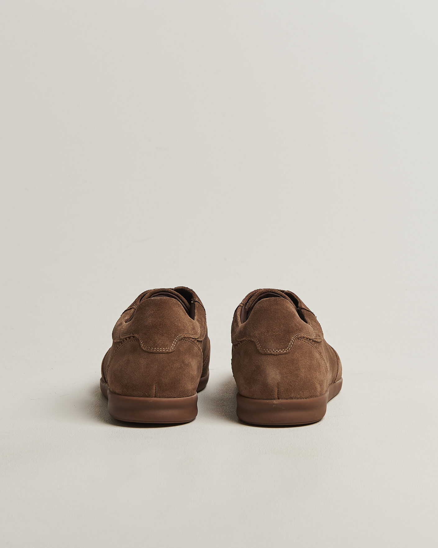 Homme | Baskets | Loake Shoemakers | Mayfair Suede Dress Sneaker Flint