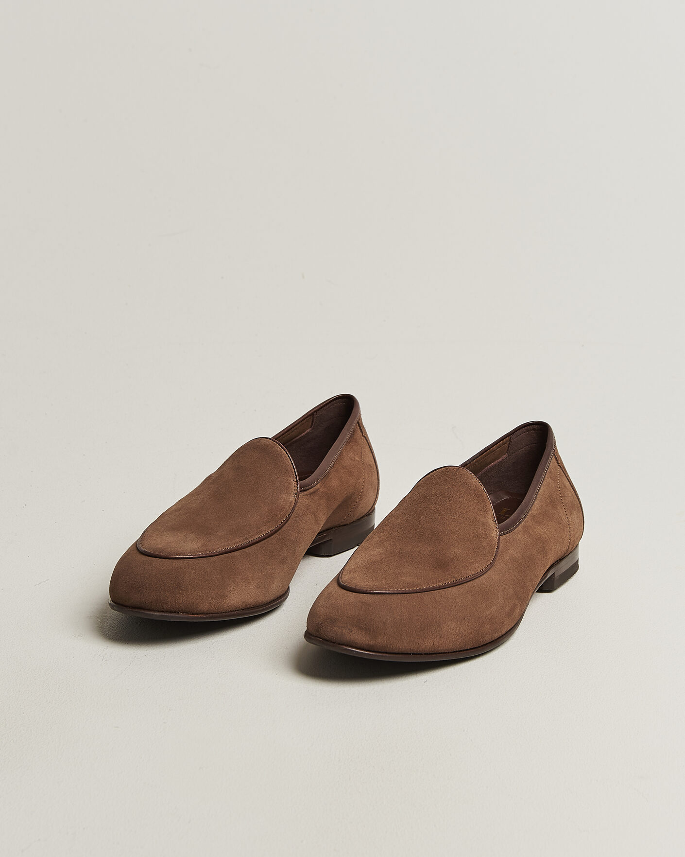 Homme | Loafers | Loake 1880 | Belgrave Suede Belgian Loafer Flint
