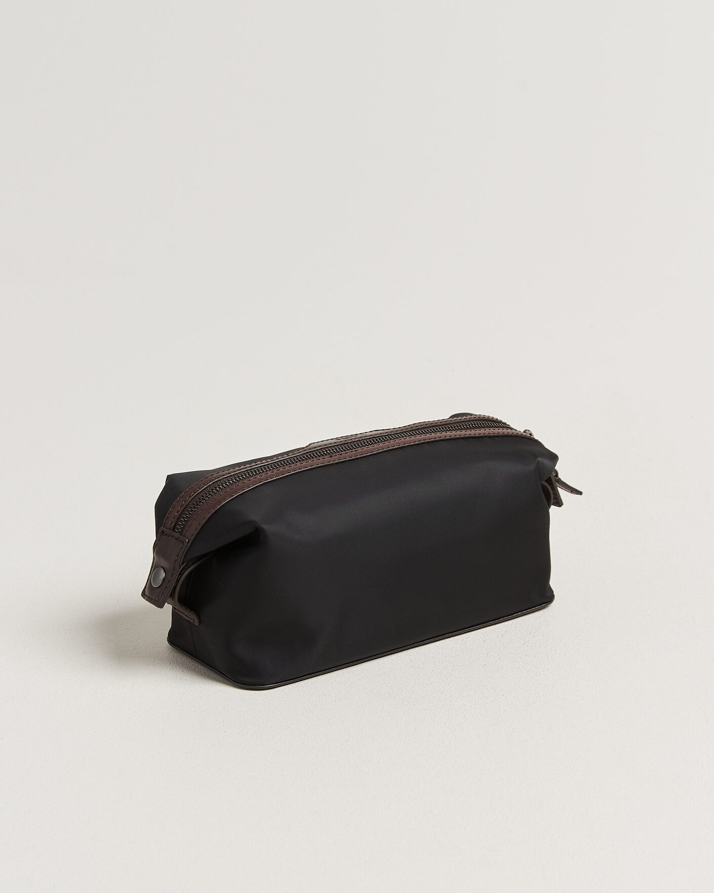Homme | Sacs | Loake Shoemakers | Welland Nylon/Leather Washbag Black