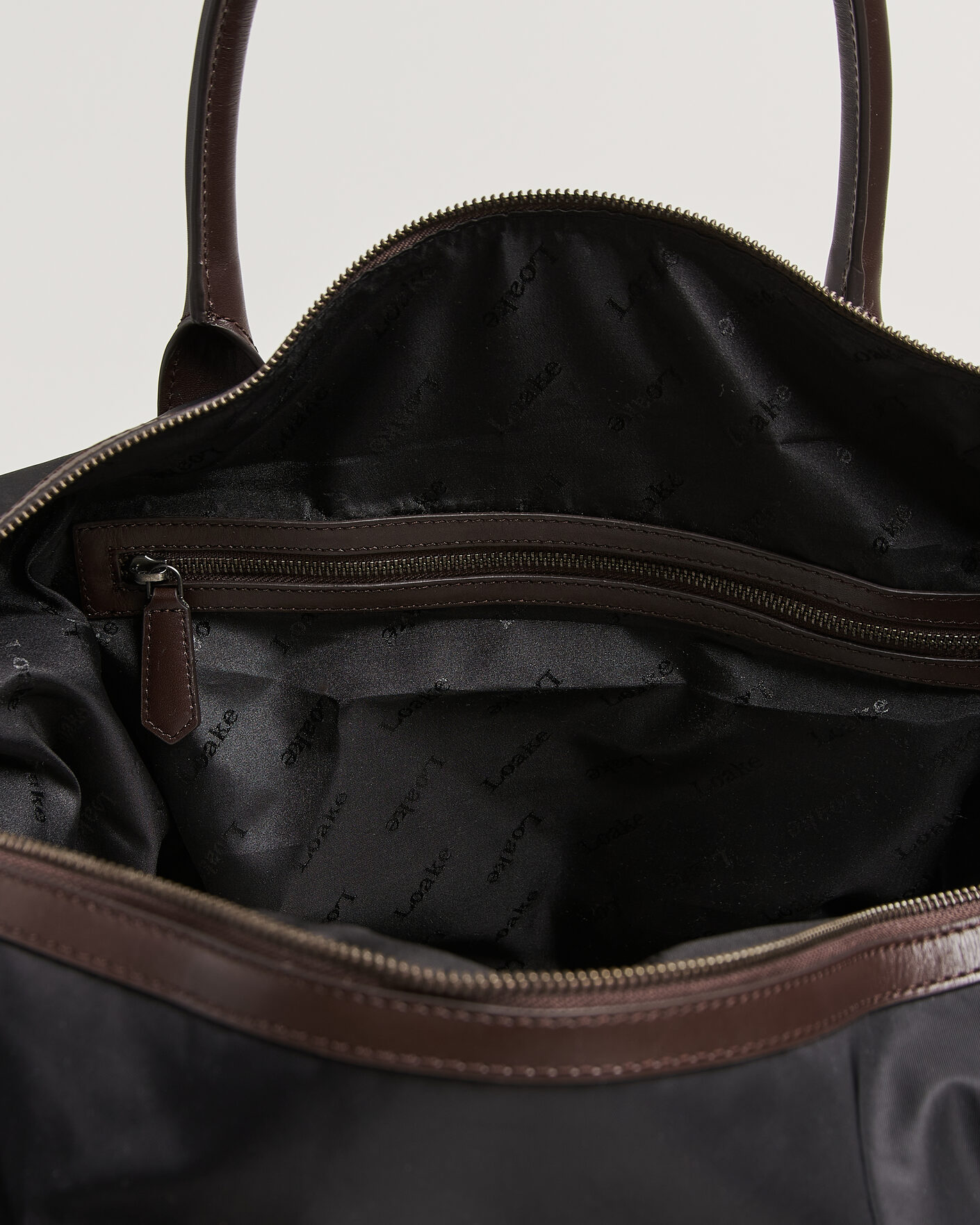 Homme | Sacs | Loake Shoemakers | Gower Nylon/Leather Holdall Black