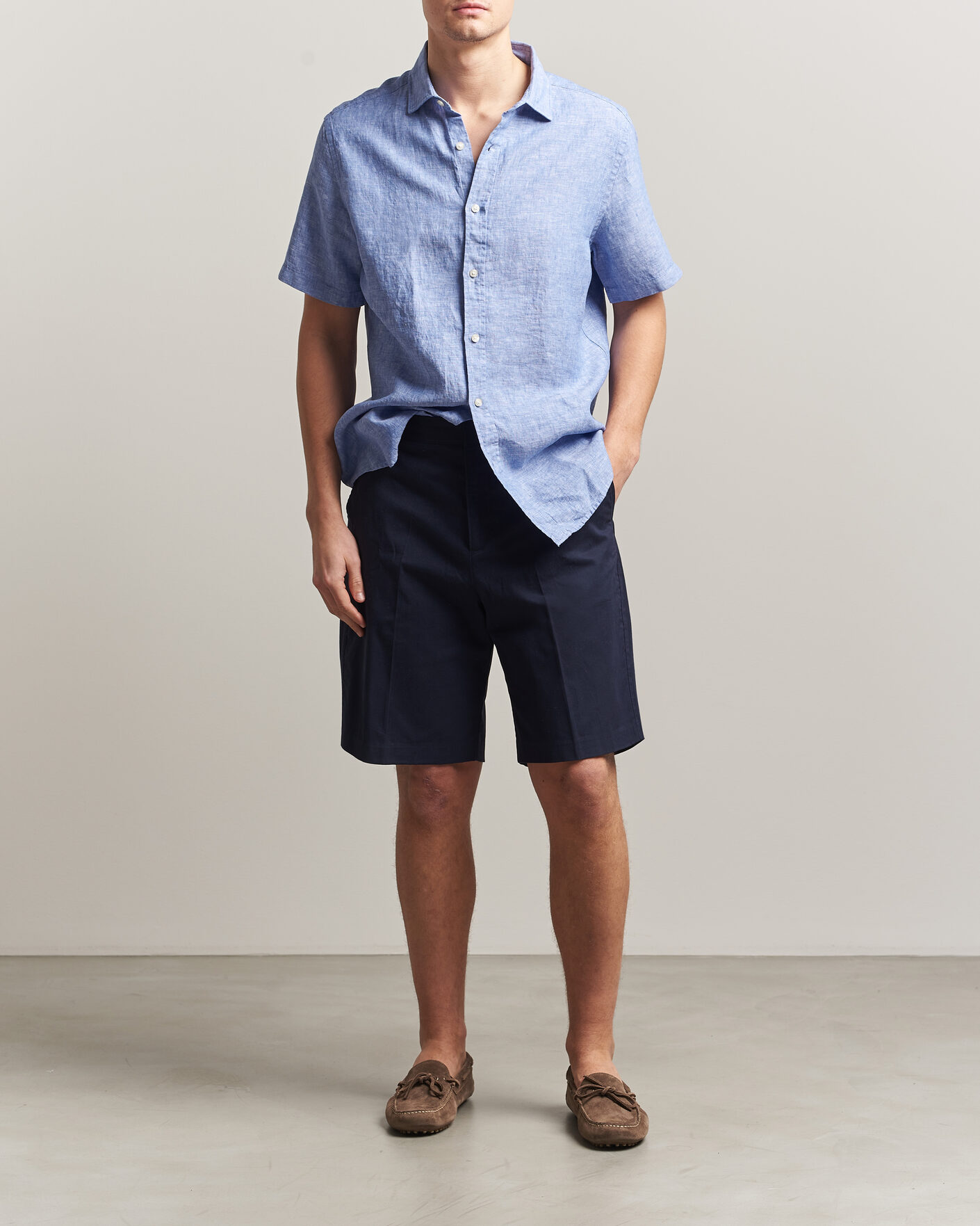 Homme | Chemises | Charles Tyrwhitt | Pure Linen Short Sleeve Slim Fit Shirt Cornflower Blue