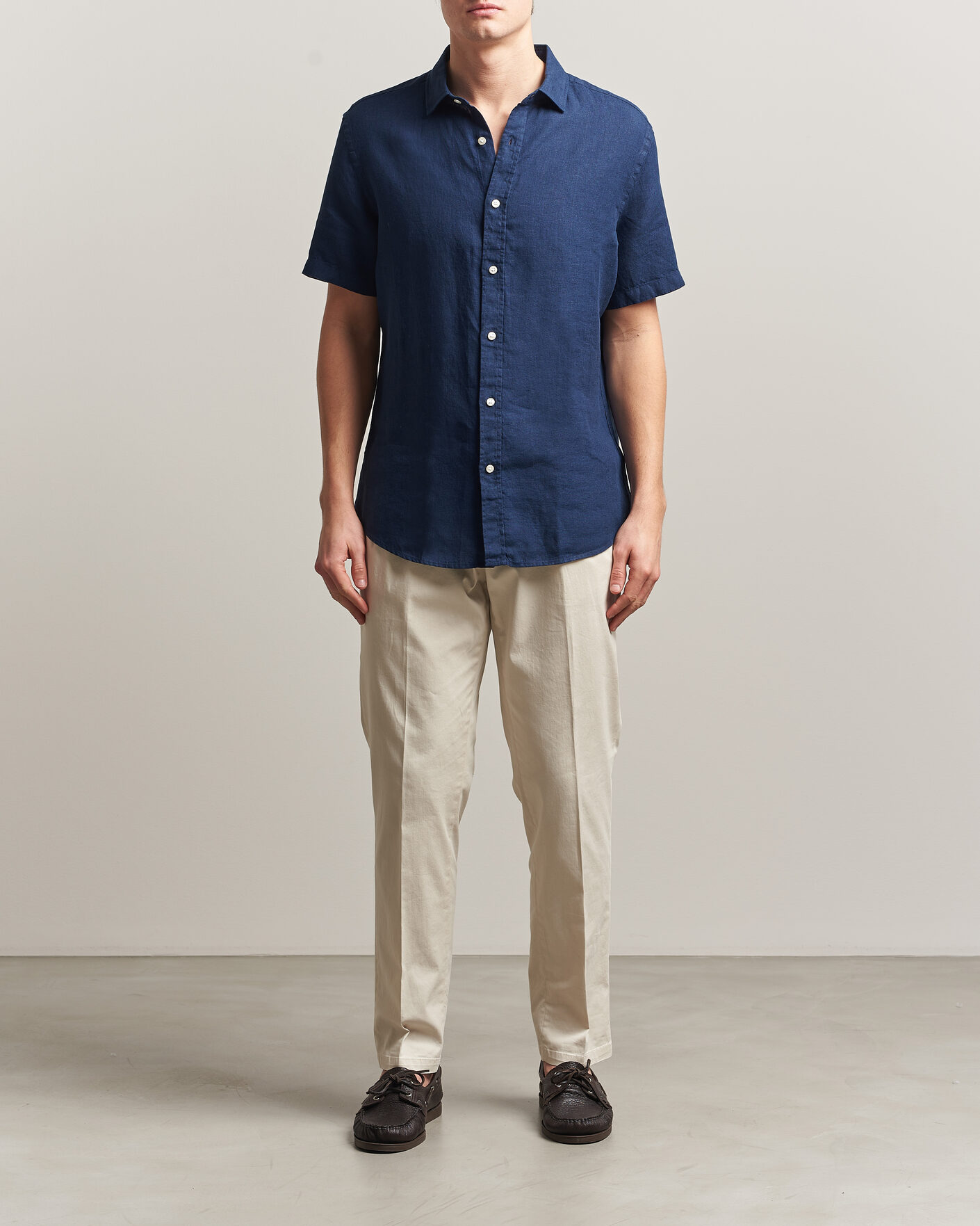 Homme | Chemises | Charles Tyrwhitt | Pure Linen Short Sleeve Slim Fit Shirt Navy