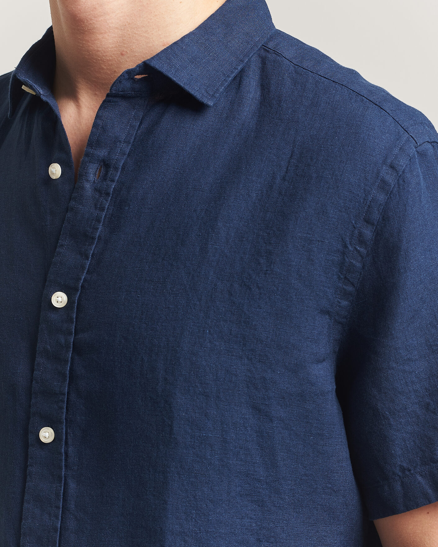 Homme | Chemises | Charles Tyrwhitt | Pure Linen Short Sleeve Slim Fit Shirt Navy