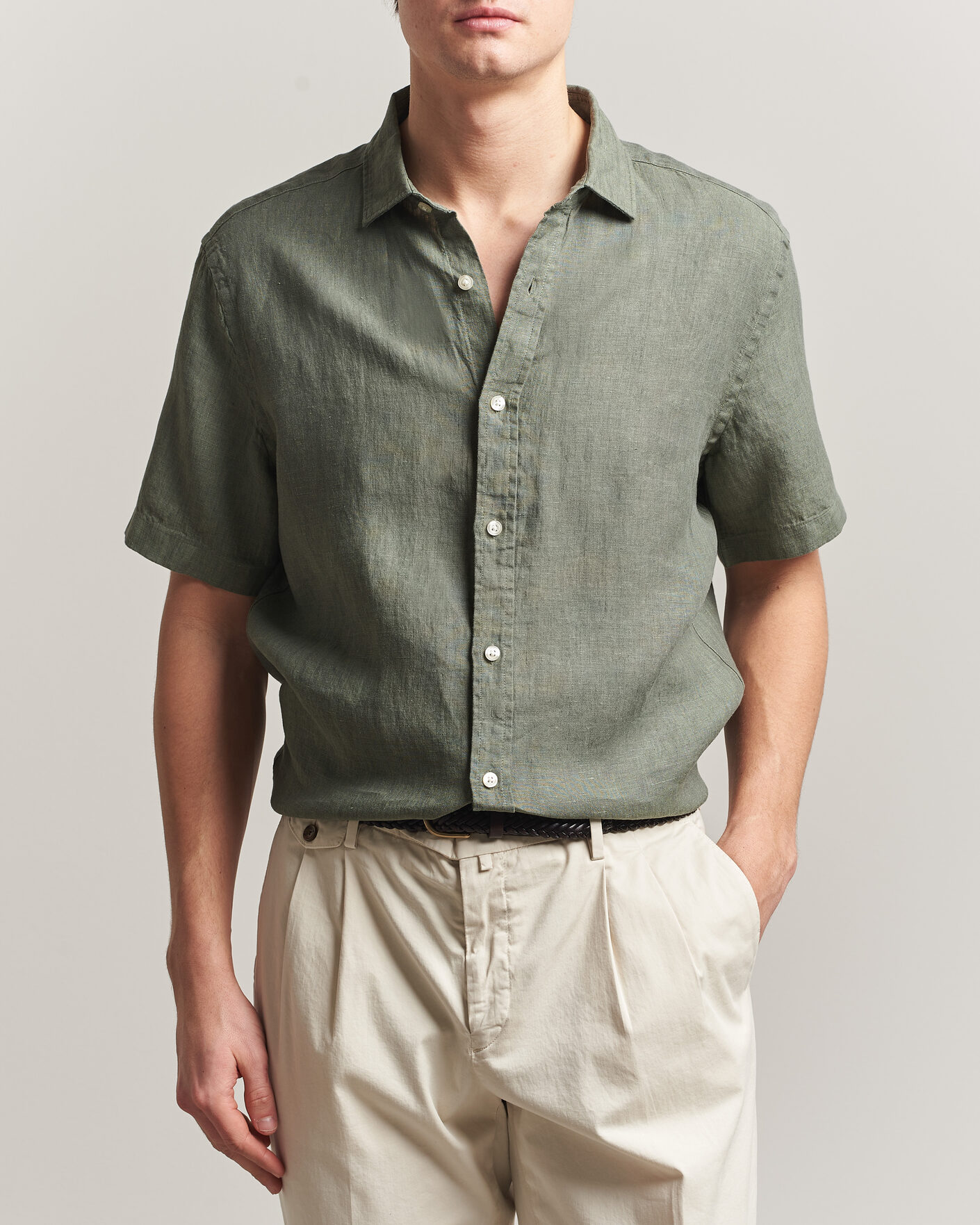 Homme | Chemises | Charles Tyrwhitt | Pure Linen Short Sleeve Slim Fit Shirt Olive