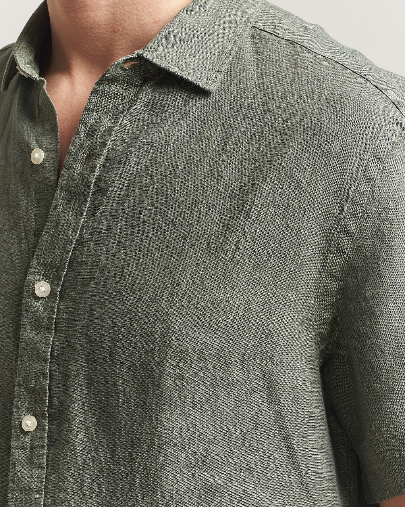 Homme | Chemises | Charles Tyrwhitt | Pure Linen Short Sleeve Slim Fit Shirt Olive