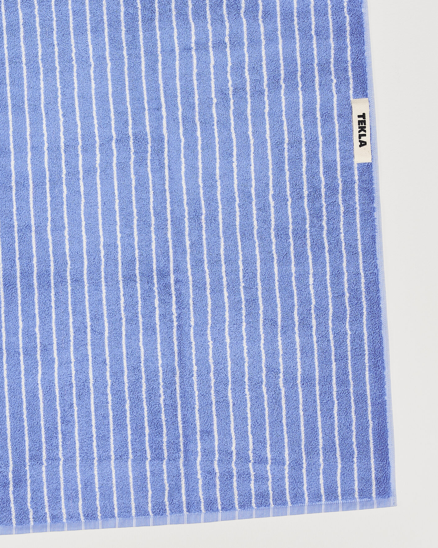 Homme | Tissus | Tekla | Organic Terry Hand Towel Clear Blue Stripes