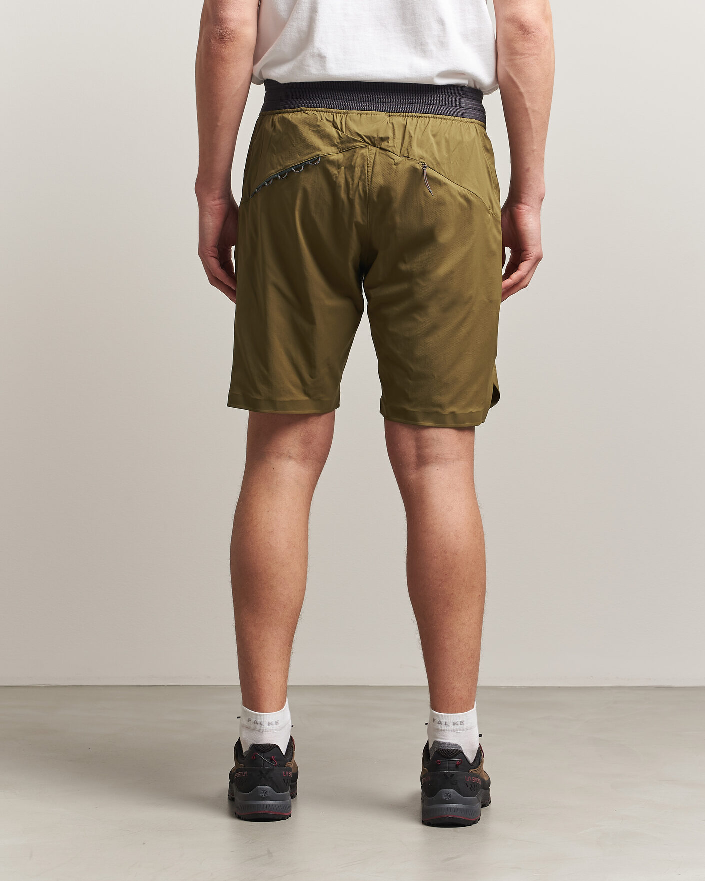 Homme | Shorts | Klättermusen | Nal Windbreaker Shorts Olive