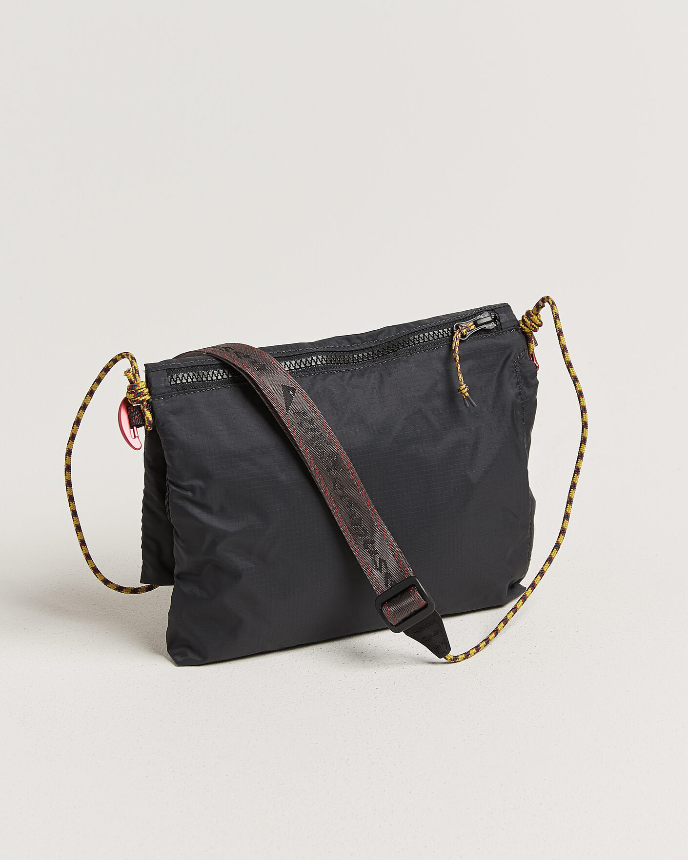 Homme | Sacs | Klättermusen | Algir Foldover Bag Raven