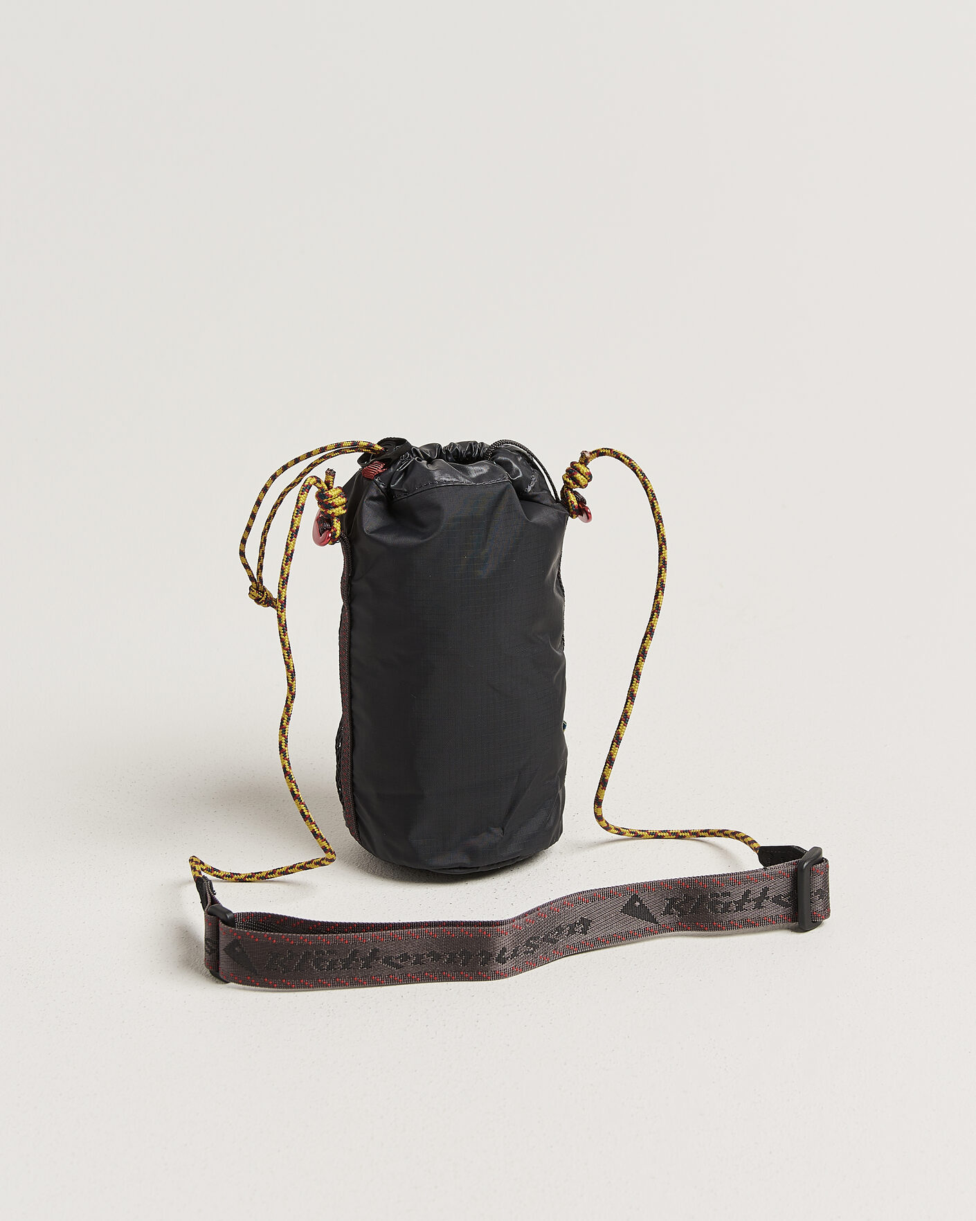 Homme | Klättermusen Algir Bottle Holder Bag Raven | Klättermusen | Algir Bottle Holder Bag Raven