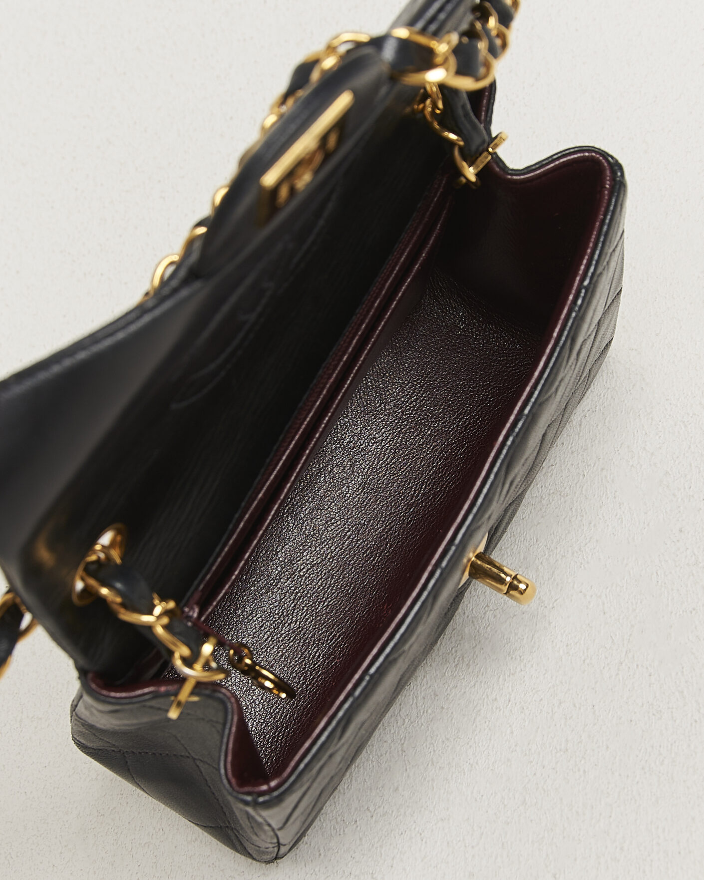 Homme | Pre-Owned & Vintage Bags | Chanel Pre-Owned | Classic Mini Single Flap Square Bag Black