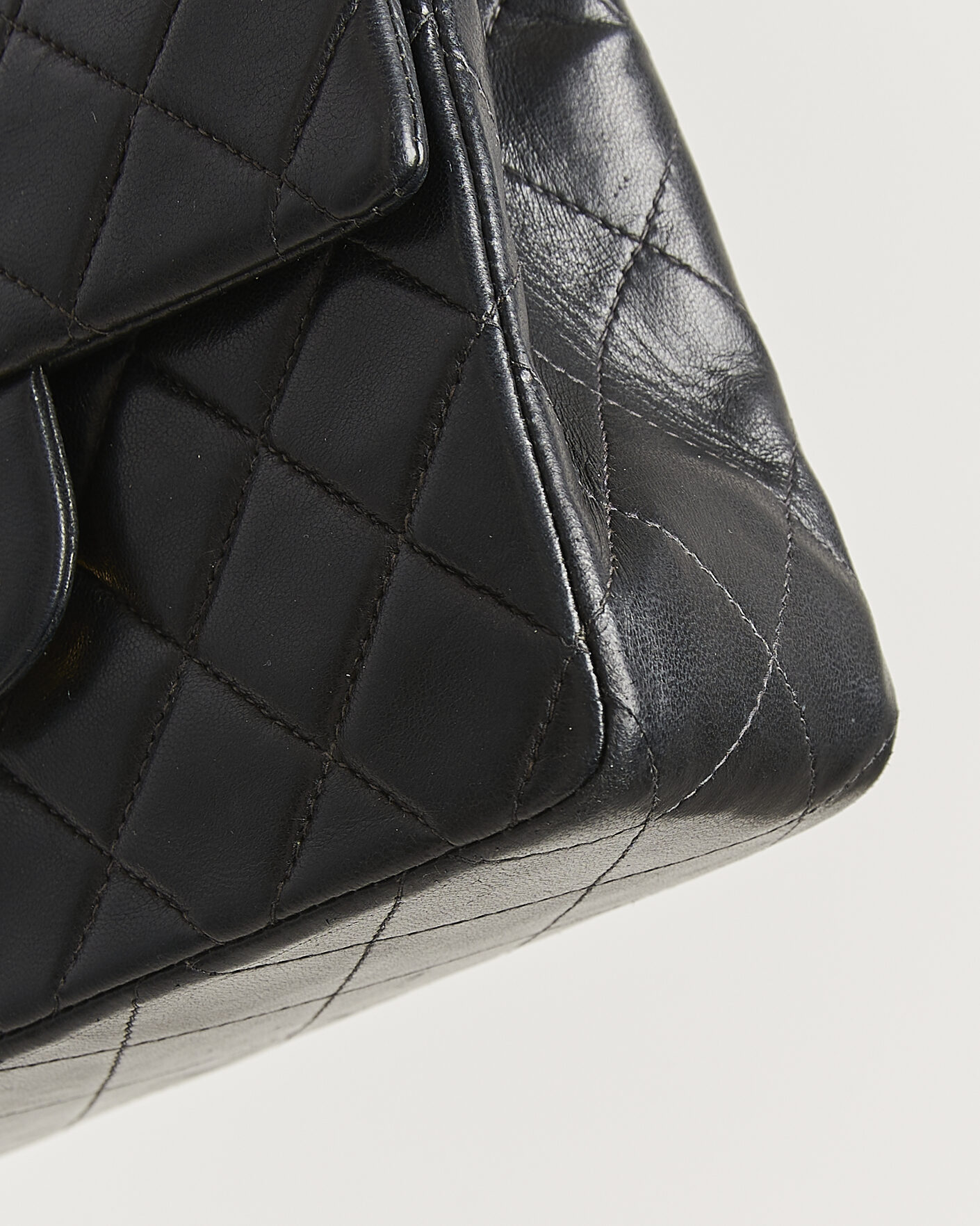 Homme | Pre-Owned & Vintage Bags | Chanel Pre-Owned | Classic Mini Single Flap Square Bag Black