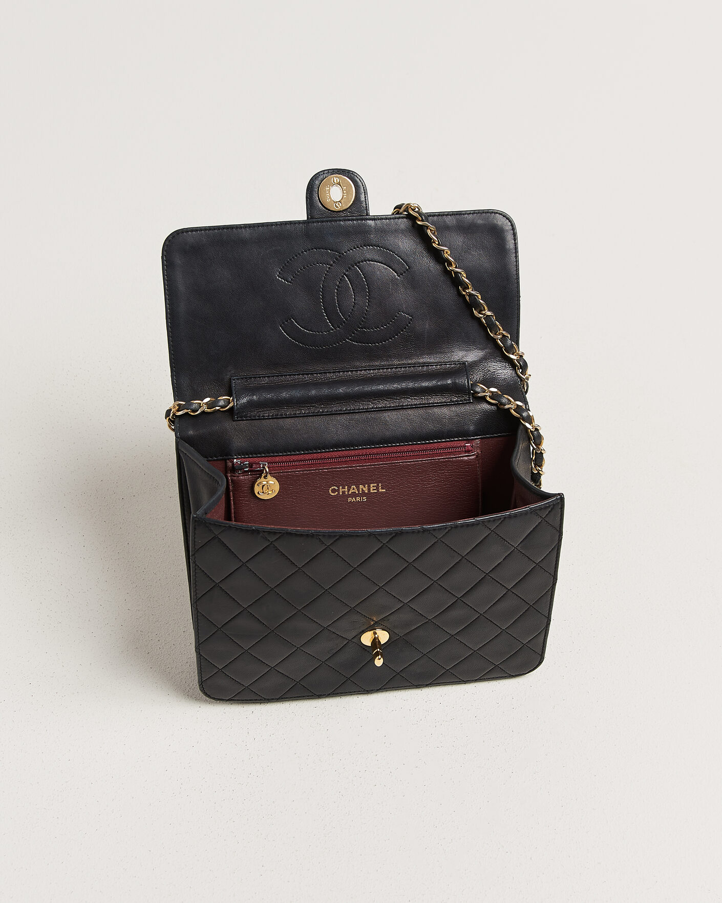 Homme | Pre-Owned & Vintage Bags | Chanel Pre-Owned | Single Flap Bag Black