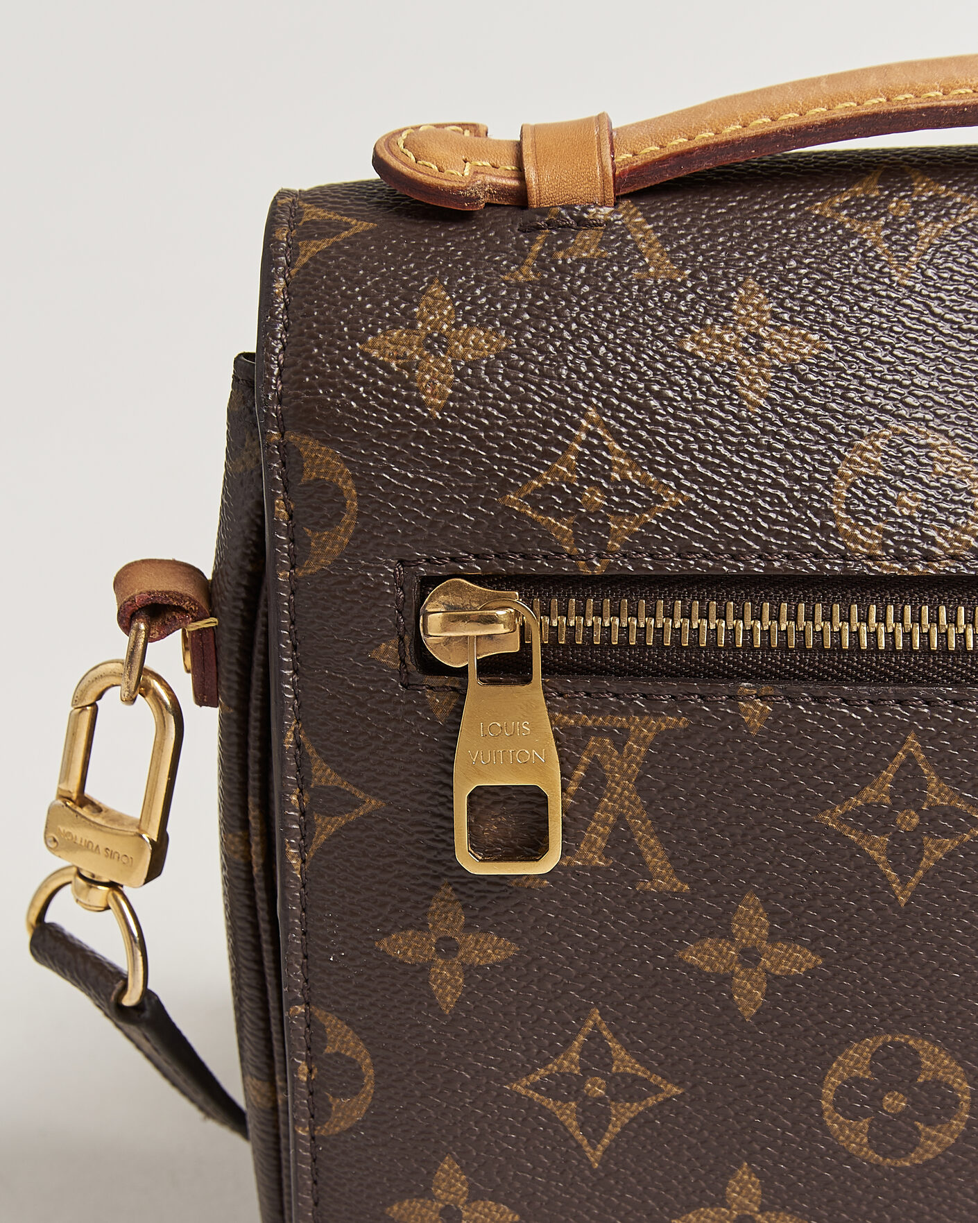 Homme | Pre-Owned & Vintage Bags | Louis Vuitton Pre-Owned | Pochette Métis Monogram
