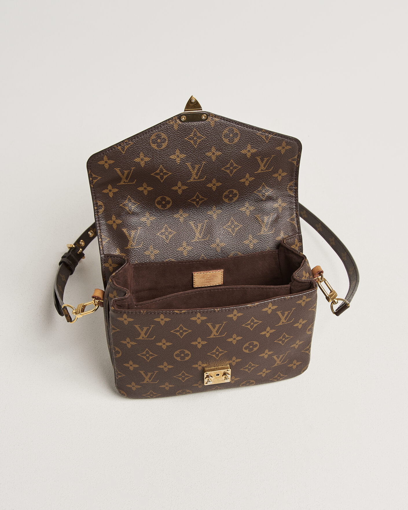 Homme | Pre-Owned & Vintage Bags | Louis Vuitton Pre-Owned | Pochette Métis Monogram